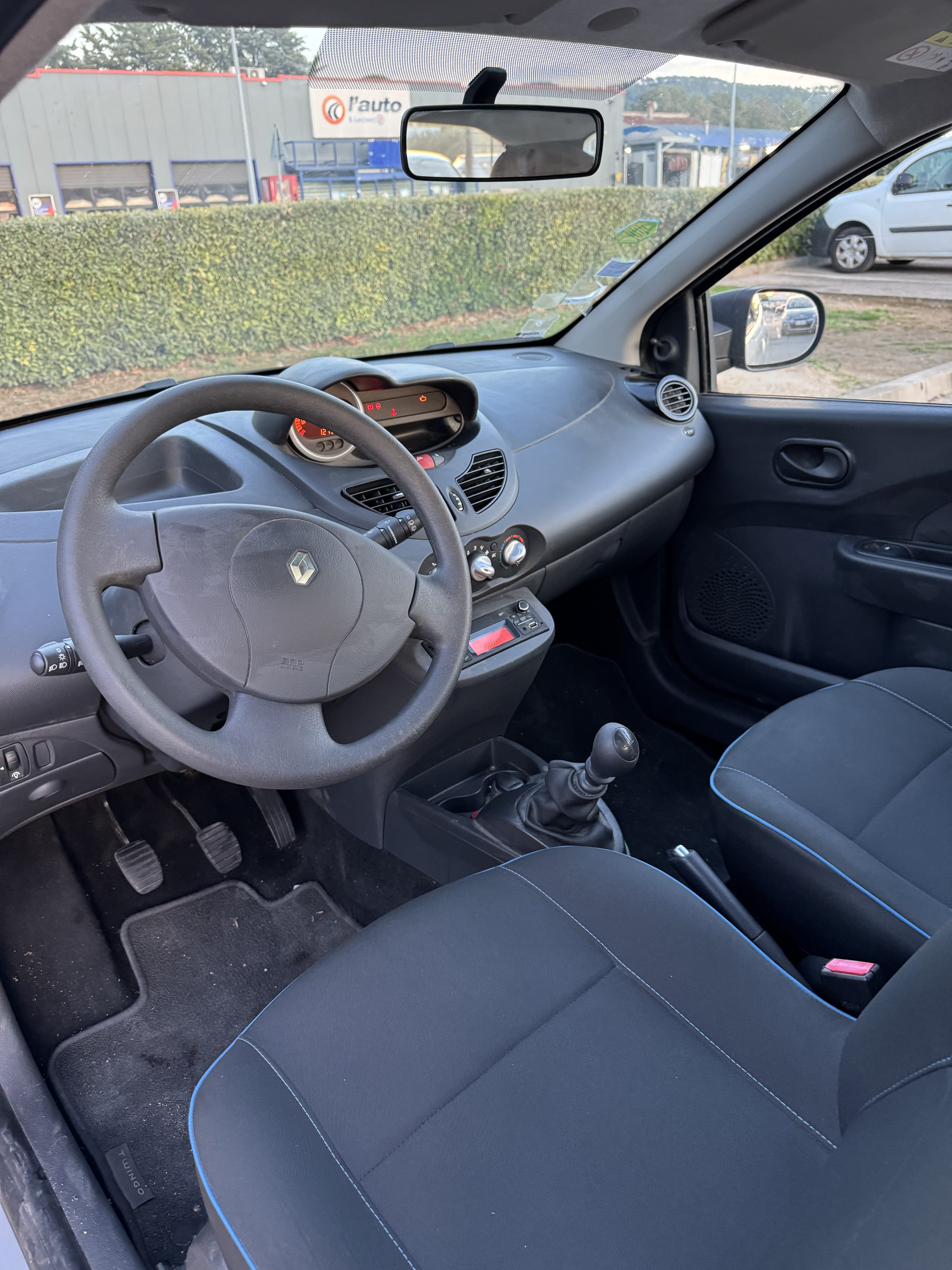 Renault Twingo II avec Entrée audio / iPod