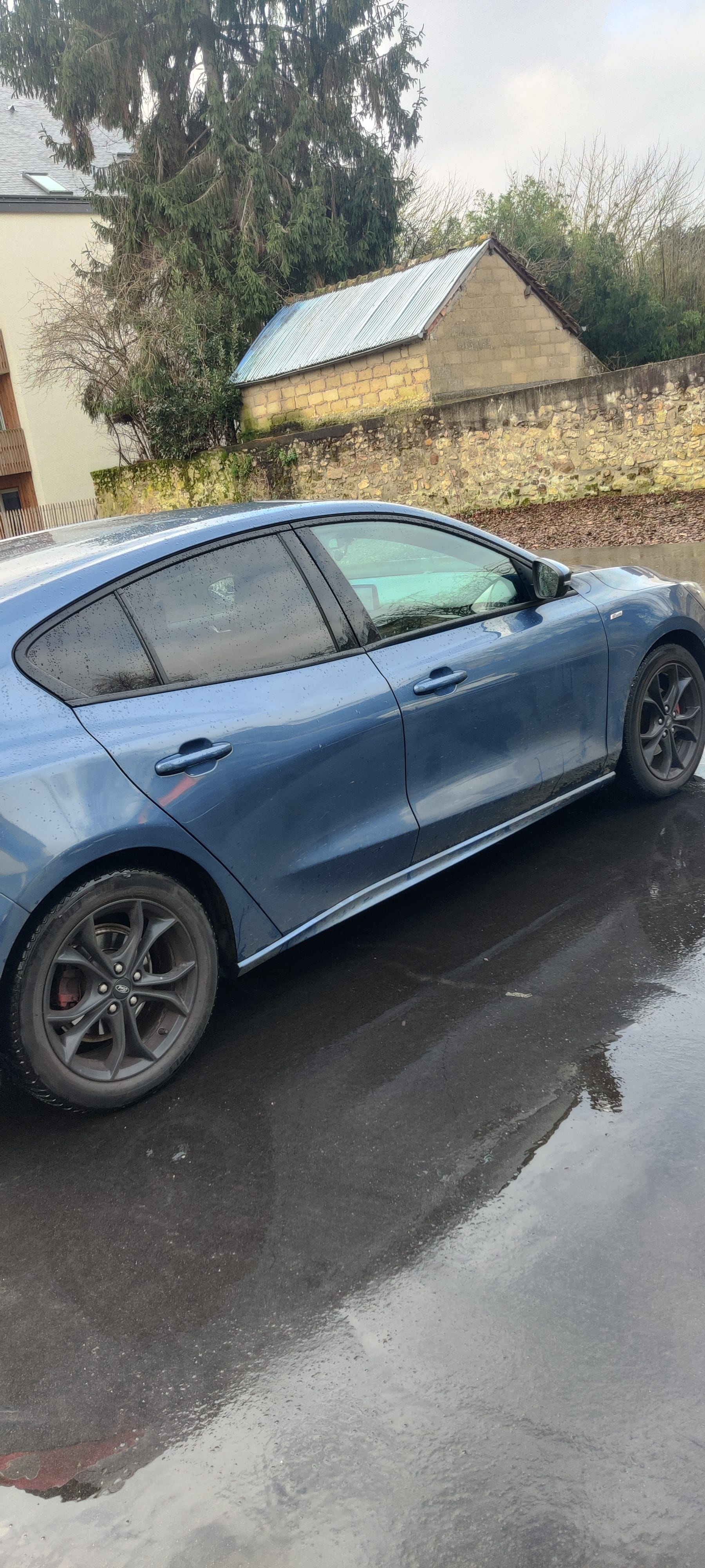 Ford Focus ST Line 125 CV essence avec Climatisation