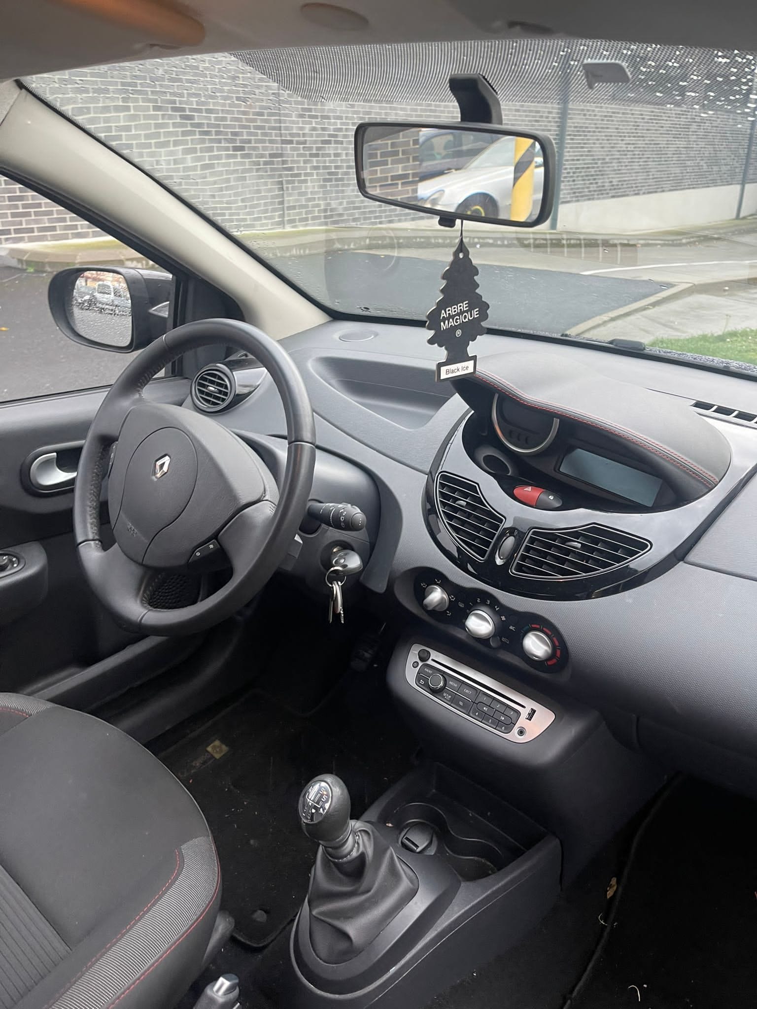 Renault Twingo II avec Audio Bluetooth
