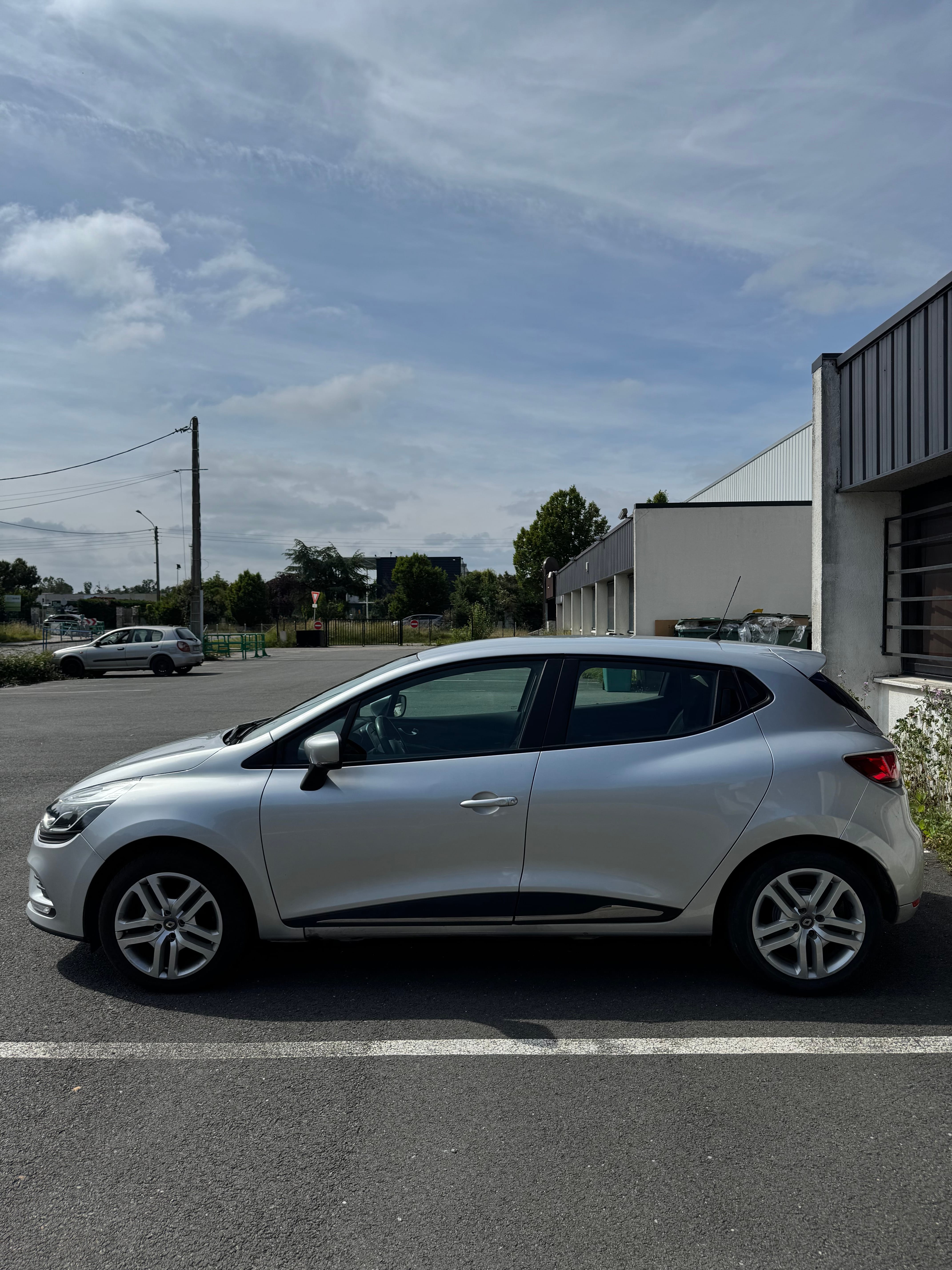 Renault Clio CarPlay/Android Auto avec Climatisation