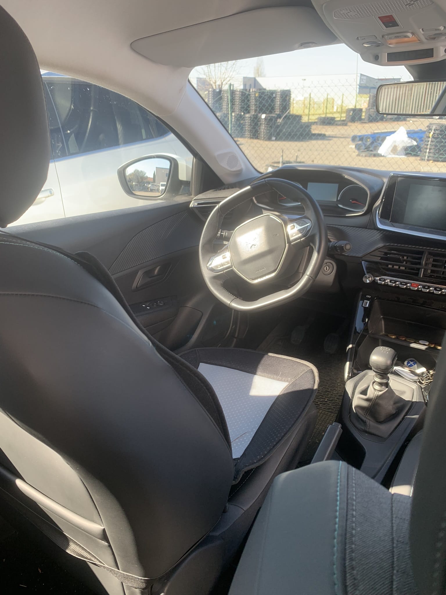 Peugeot 208 avec GPS