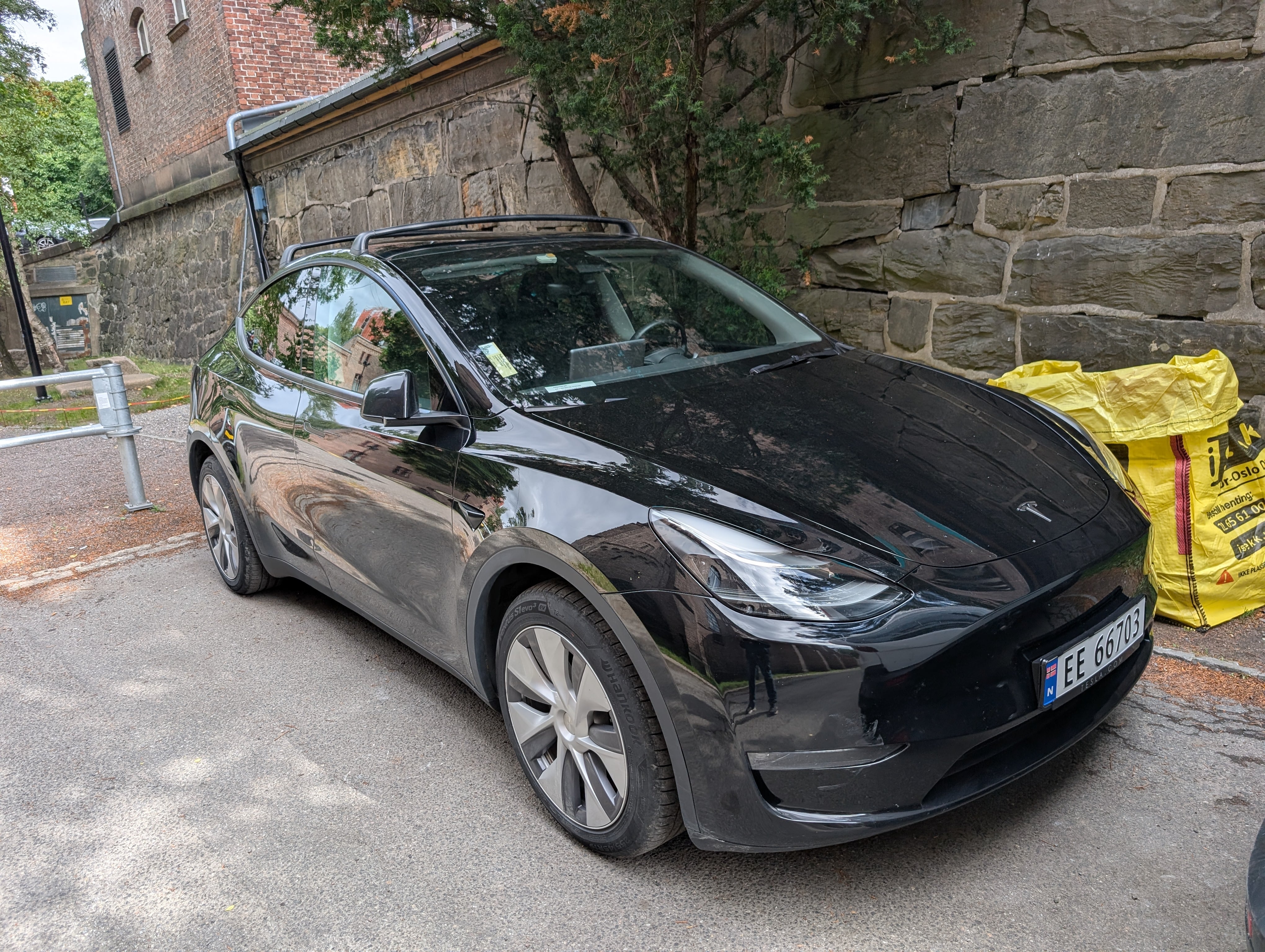 Tesla Model Y, 2022, Electric, automatic