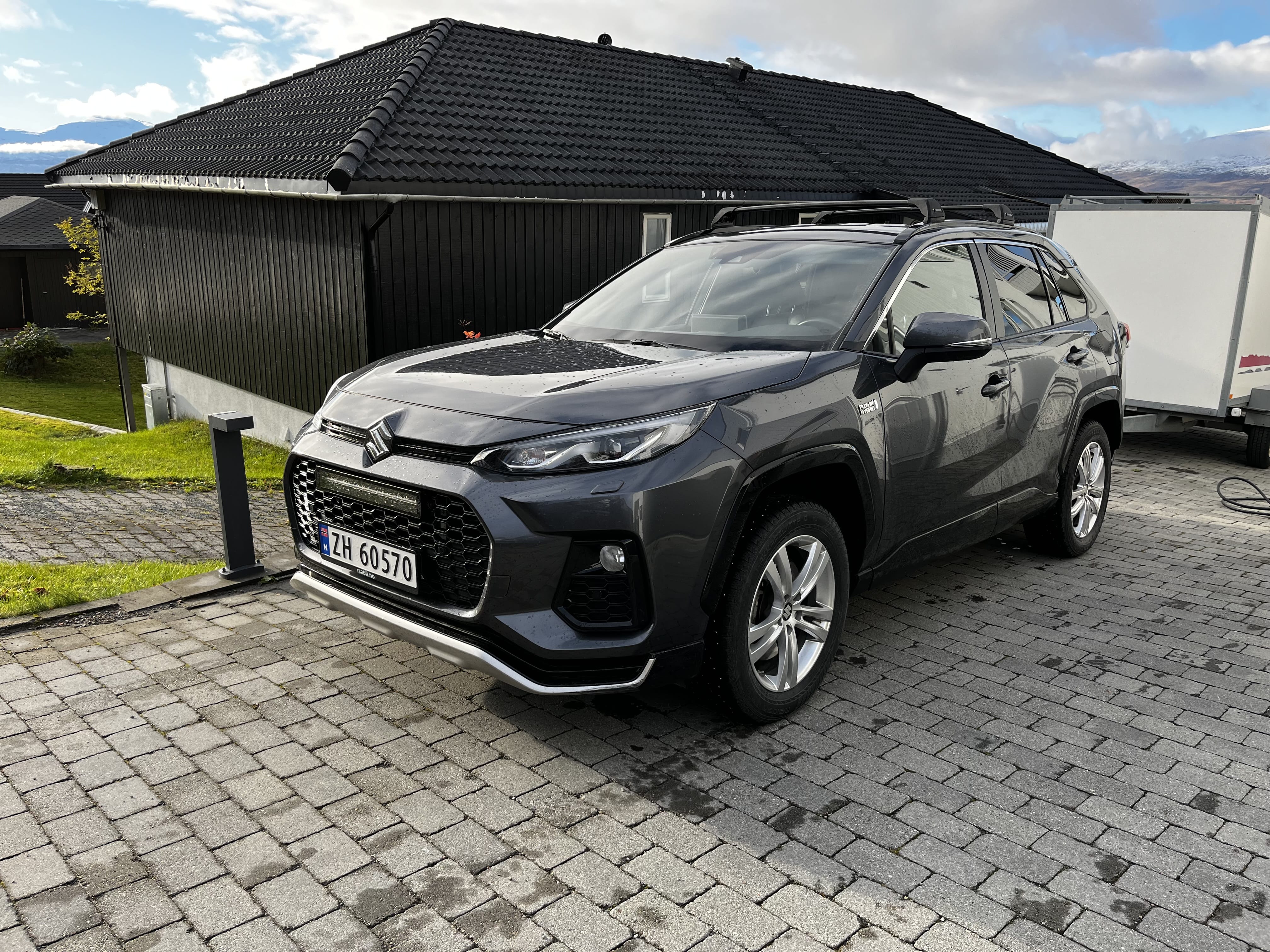 Suzuki Across Plug-in Hybrid, 2021, Blyfri 95 / Elektrisch (hybride), automatisch