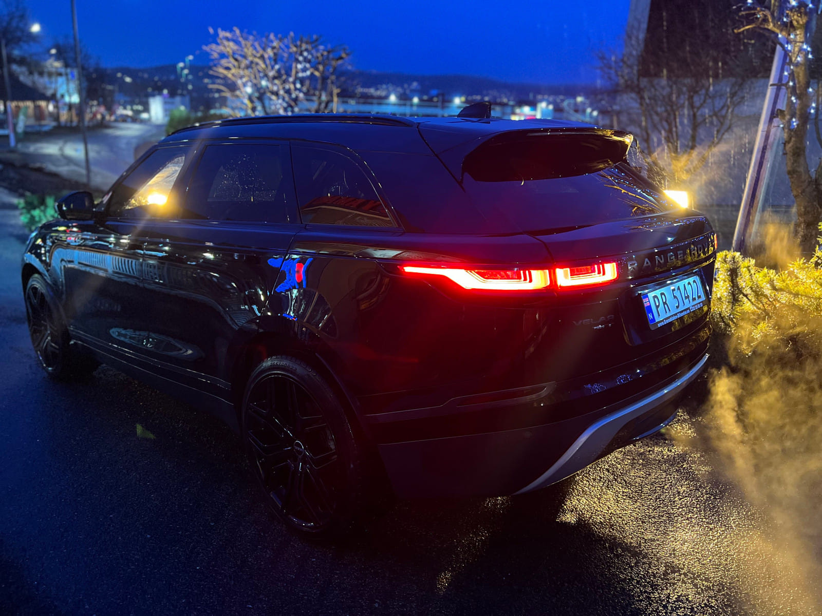 Land-Rover Range Rover Velar P250 R-Dynamic SE 2L Turbo med Aircondition