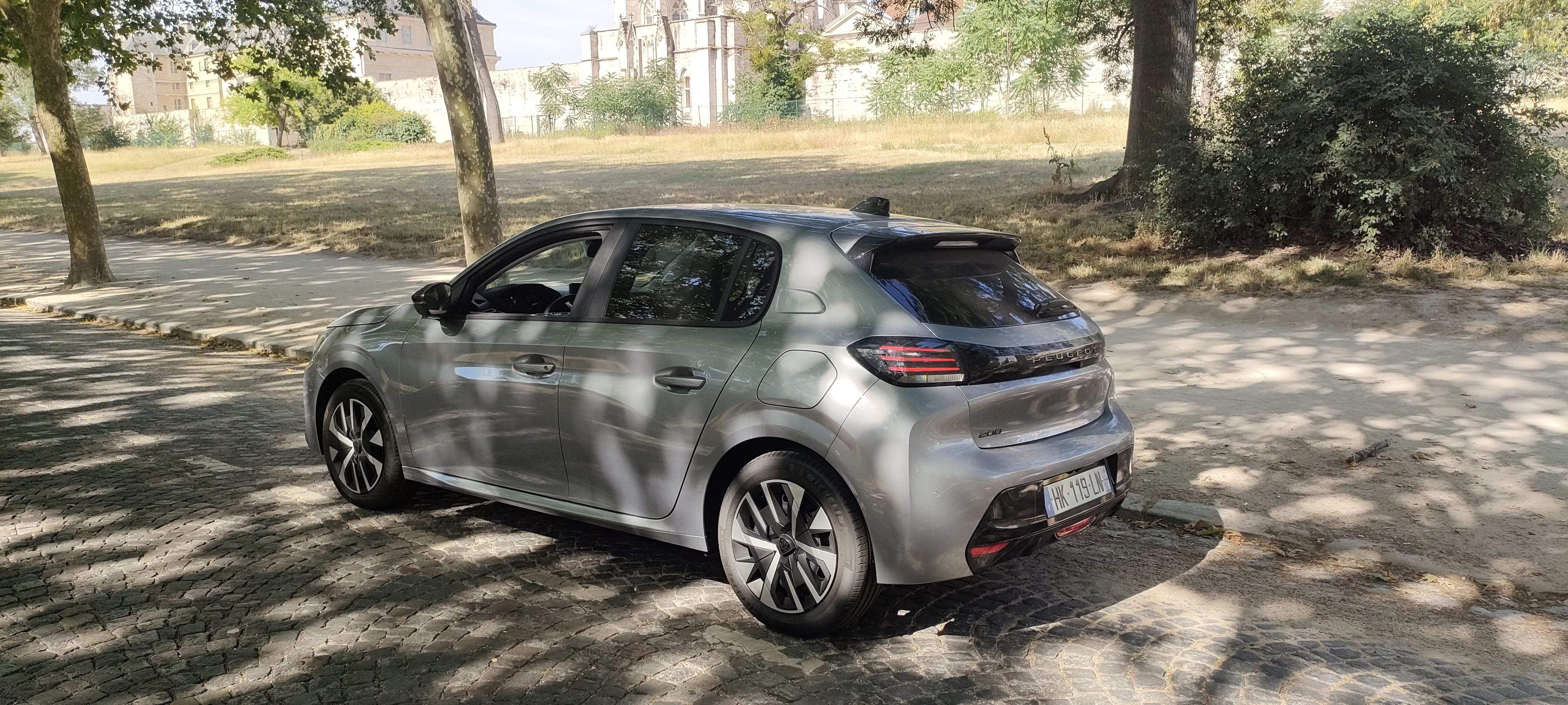 Peugeot 208 avec Caméra de recul