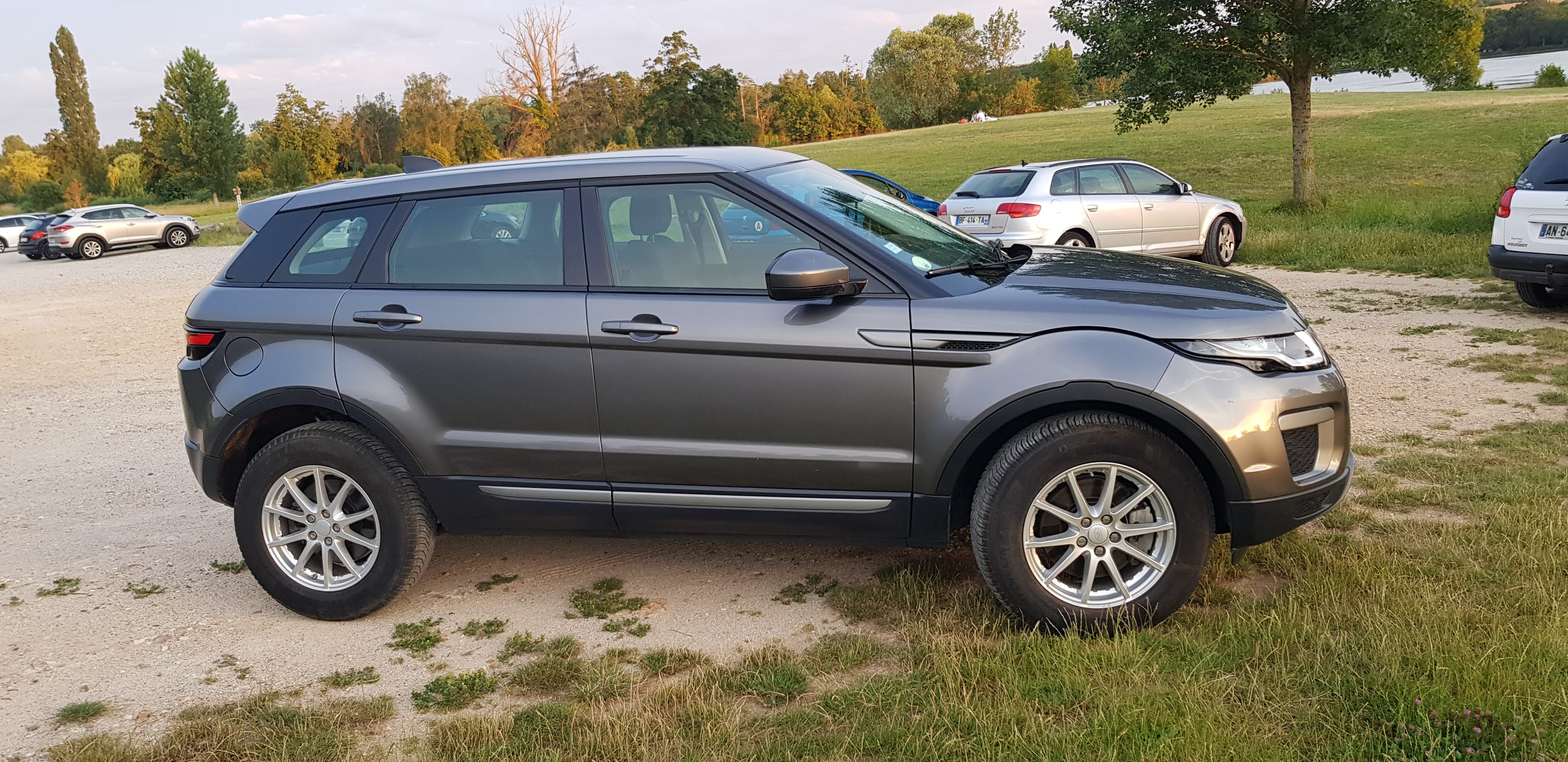 Land-Rover Range Rover Evoque MARK IV TD4 150 Chx BVA PURE avec Climatisation