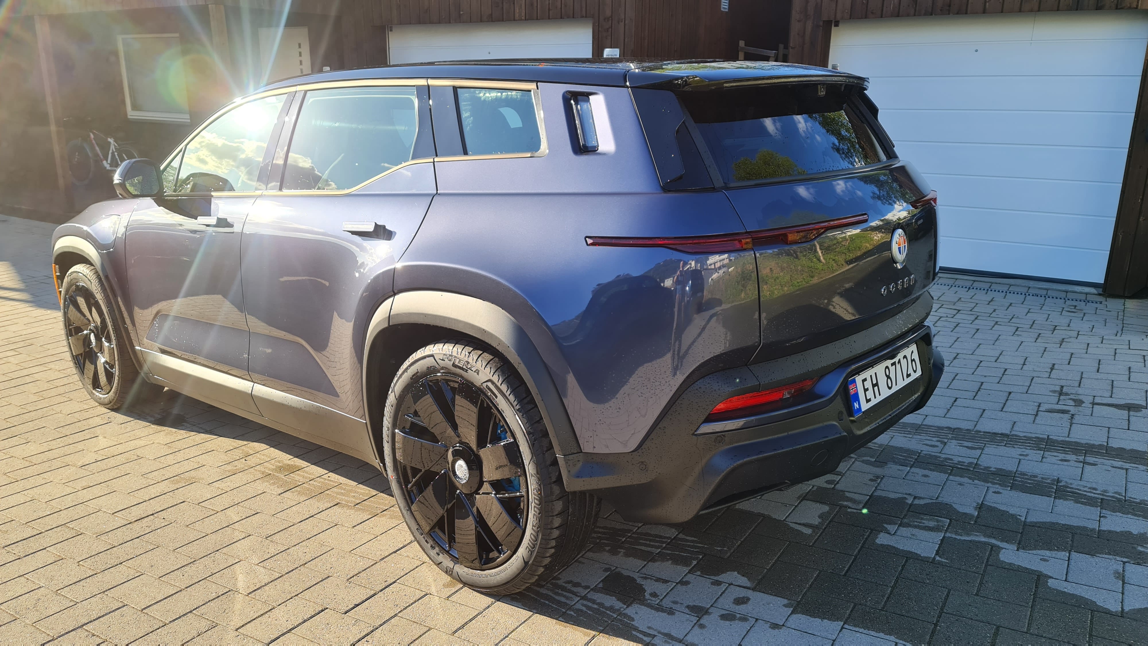 Fisker Ocean One mit Navigationsgerät