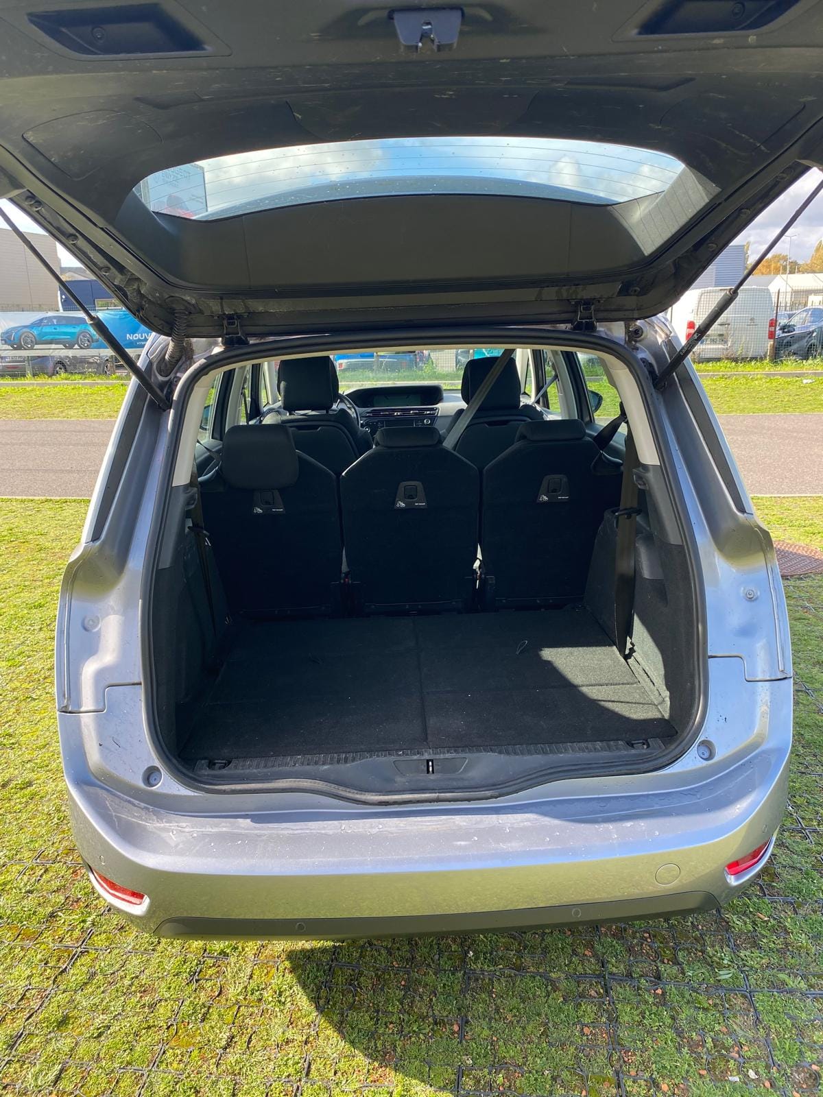 Citroen C4 Grand Spacetourer avec Apple CarPlay