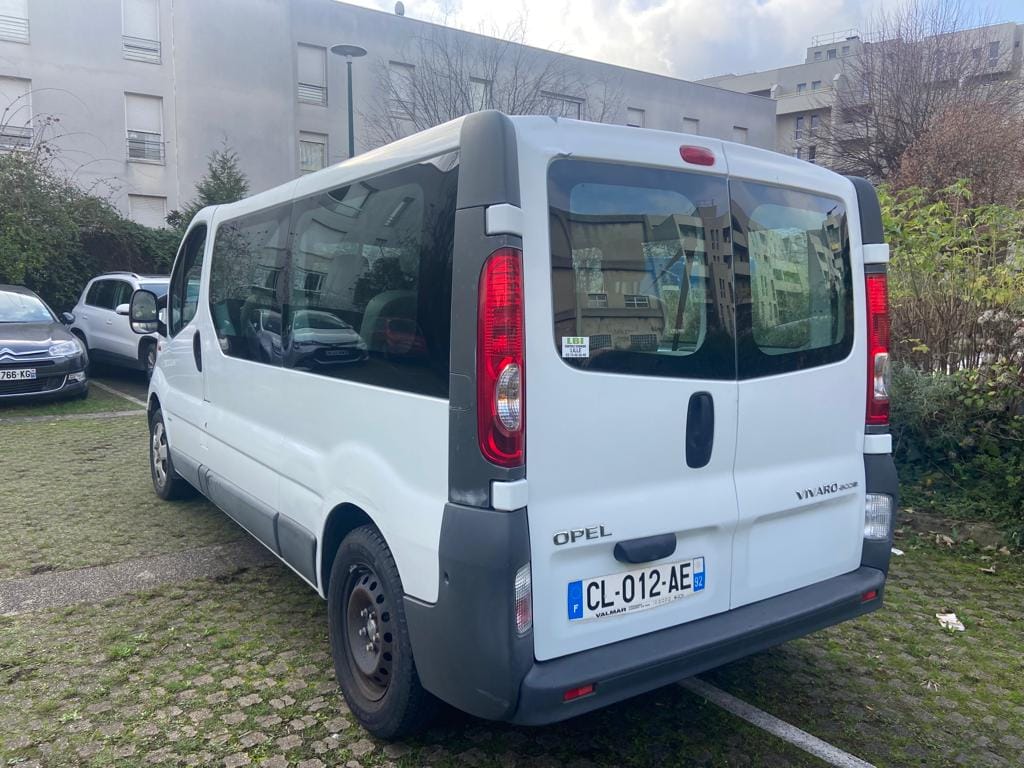 Opel Vivaro Combi avec Climatisation