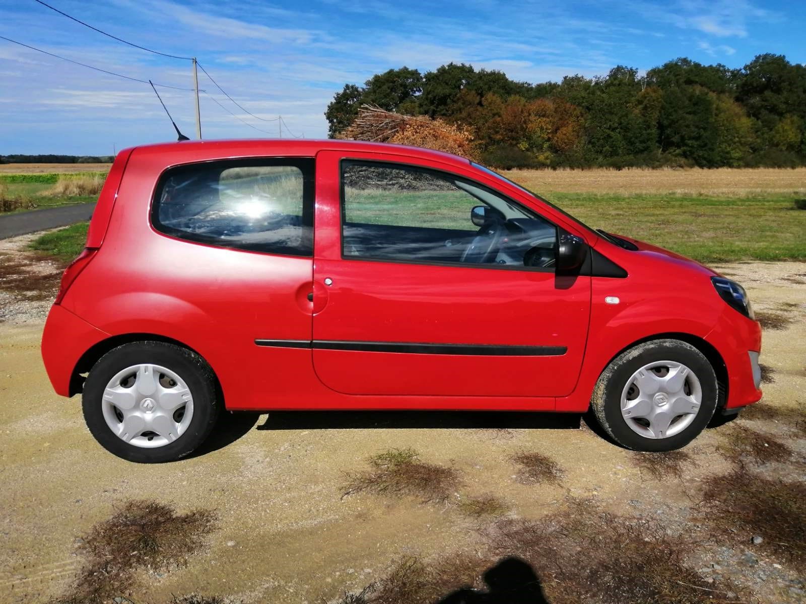 Renault Twingo gare RER A et E Val de Fontenay avec Entrée audio / iPod