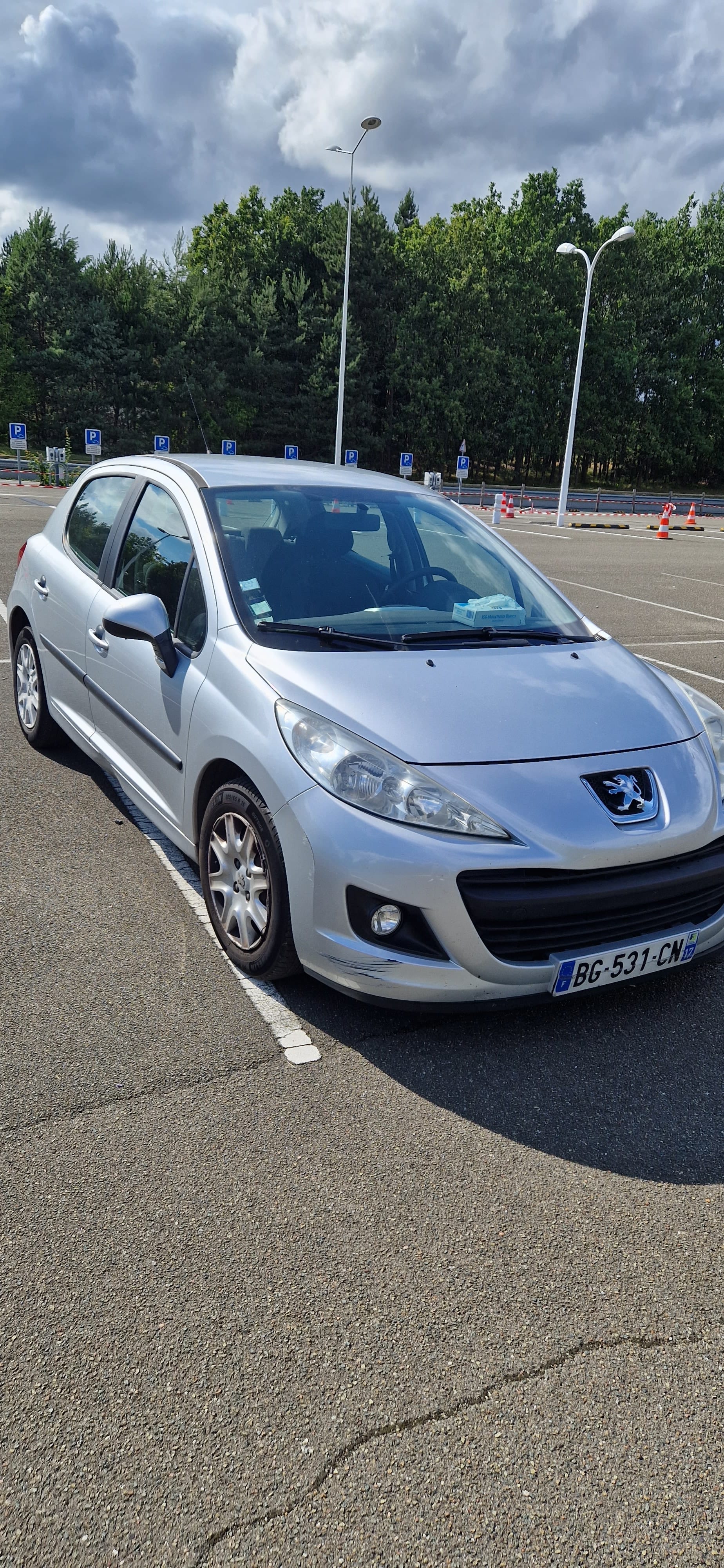 Peugeot 207, 2011, Essence 98