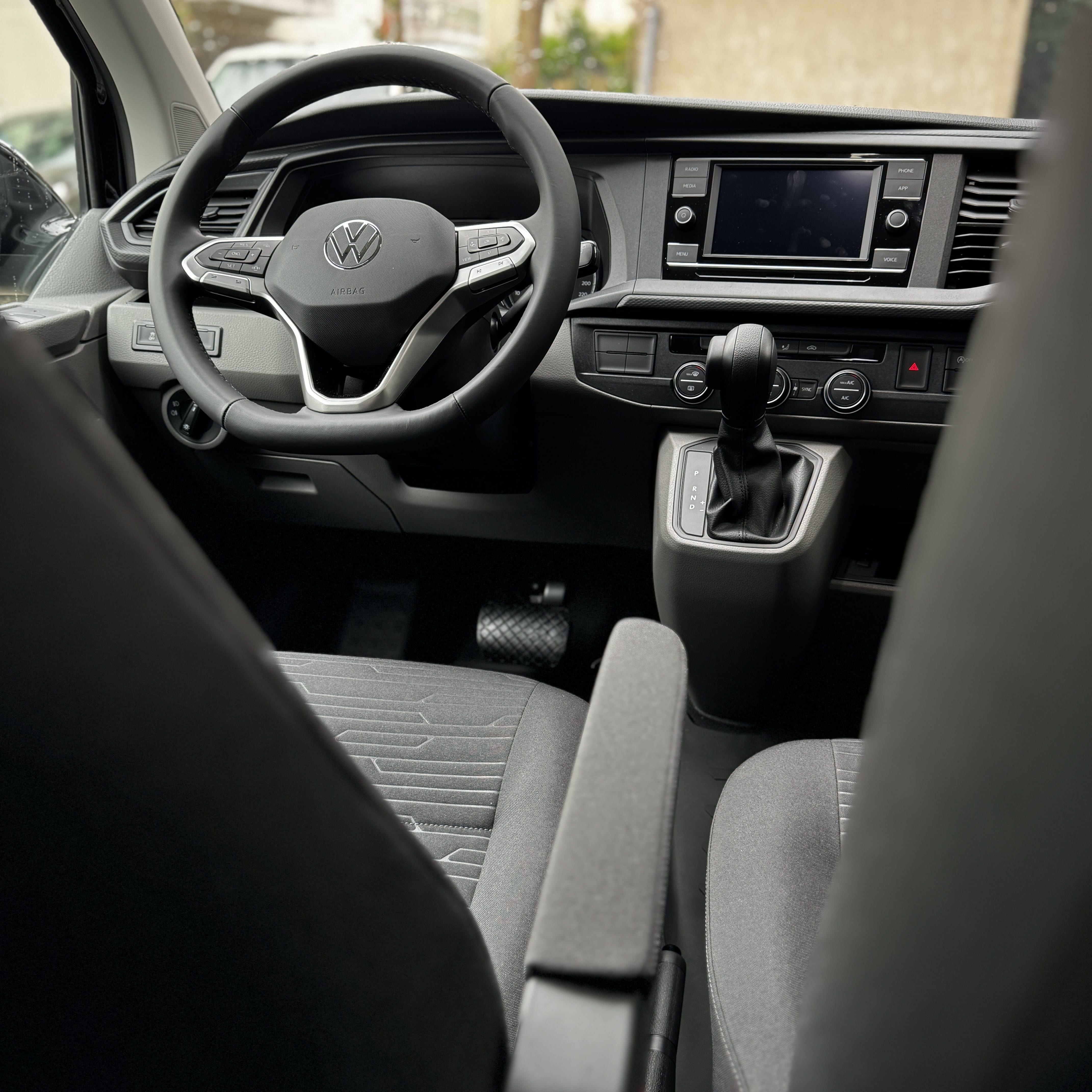 Volkswagen Caravelle 2.0 litre TDI avec GPS