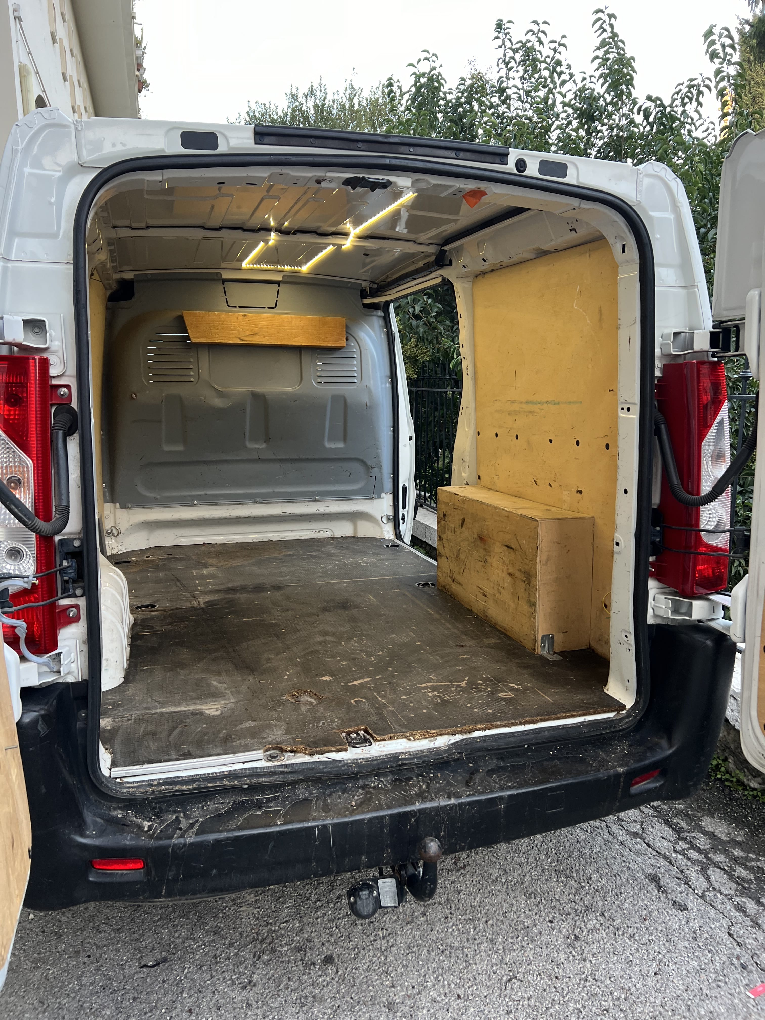Peugeot Expert avec Attelage