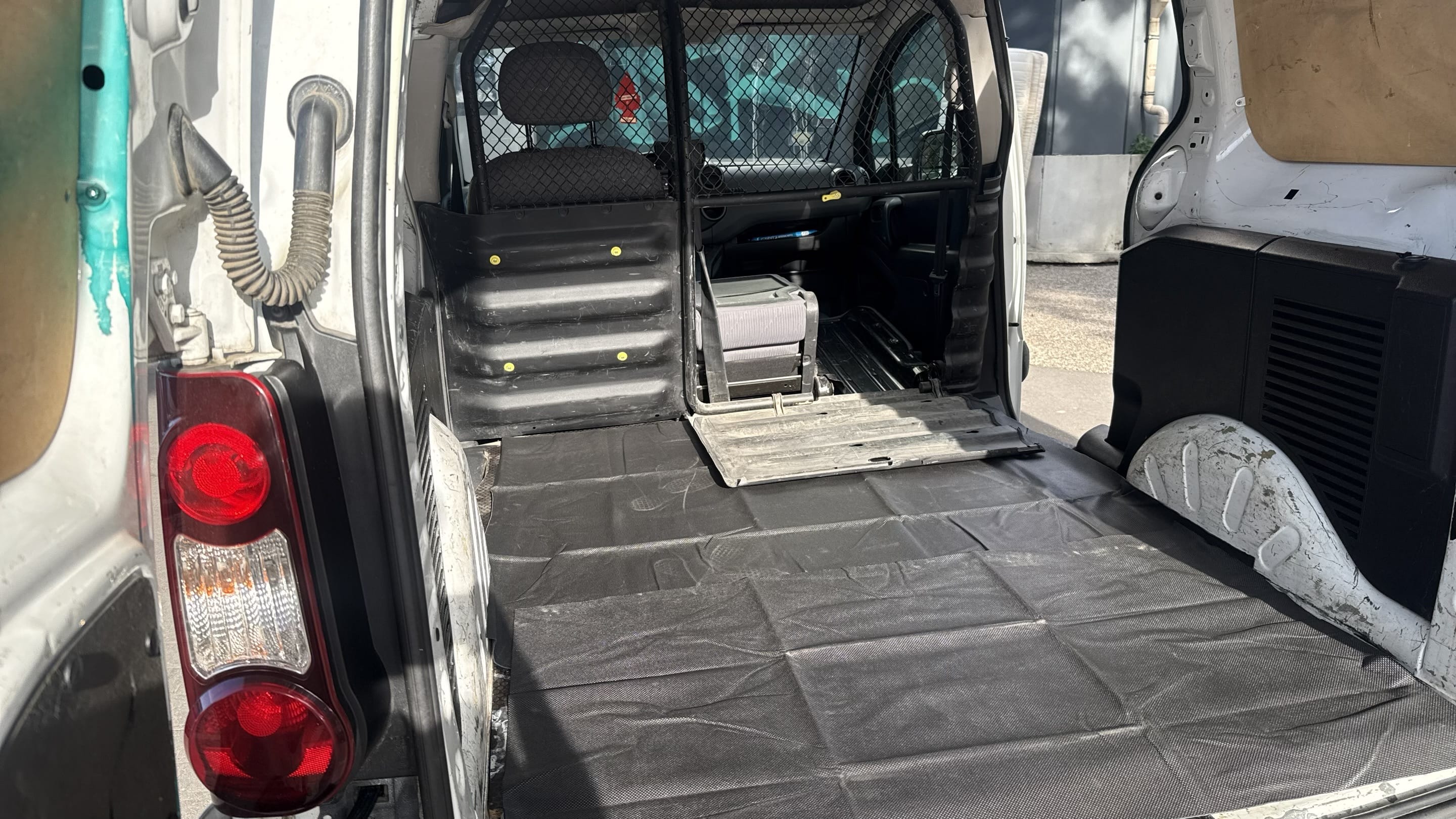 Peugeot Partner avec Entrée audio / iPod