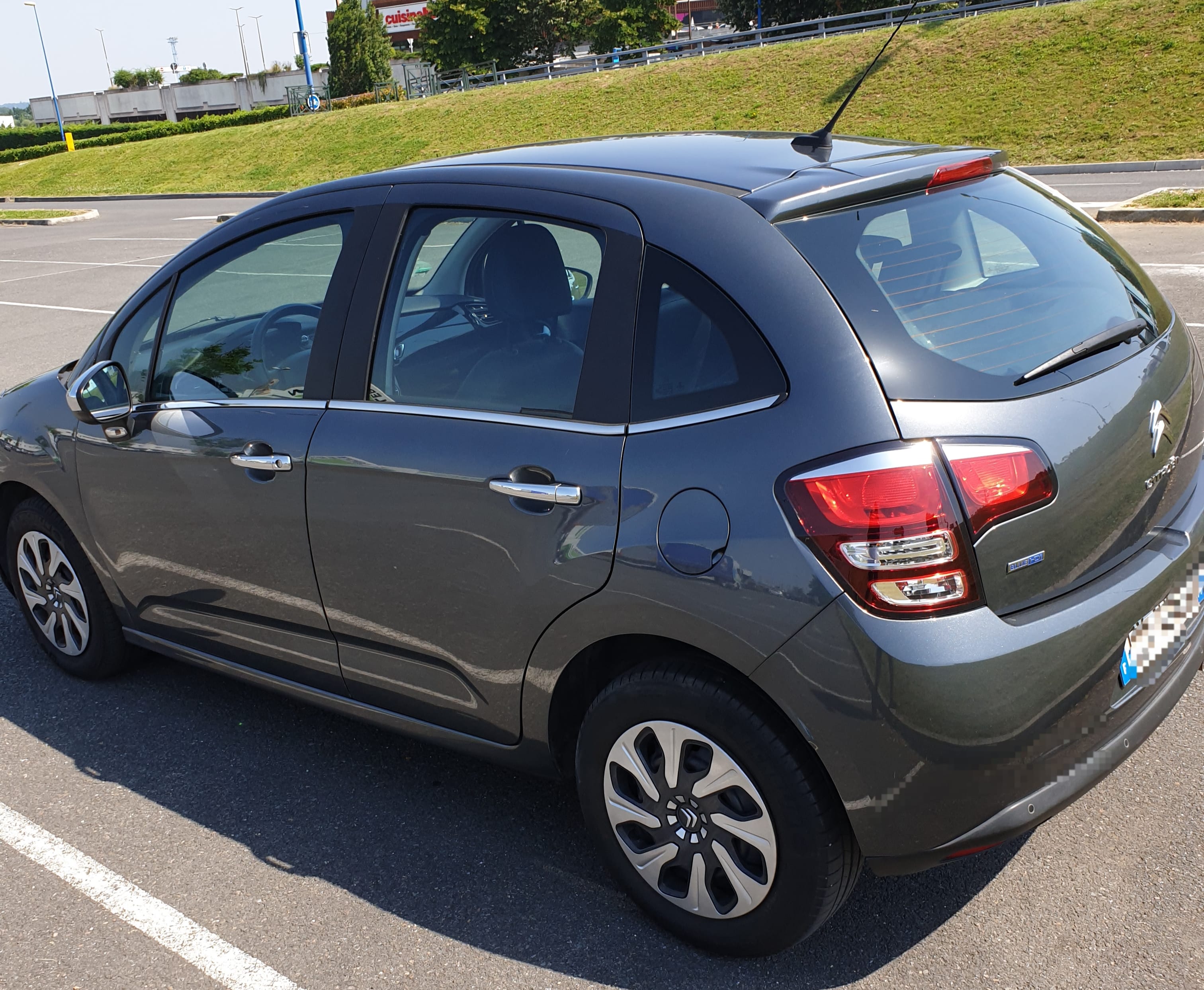 Citroen C3 1.6 BLUEHDI GRIS SHARK GPS/S&S-CLIM-RADAR DE RECUL avec GPS