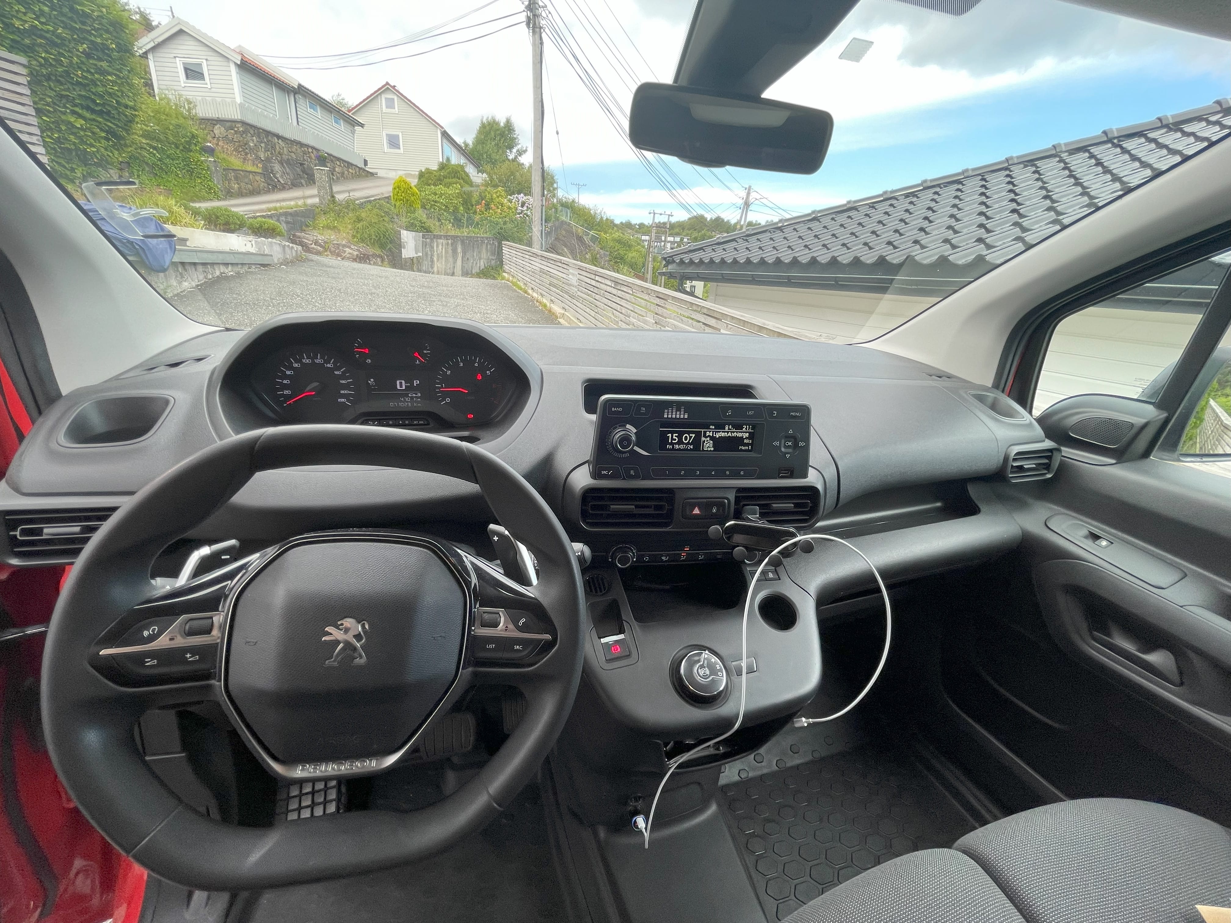 Peugeot Partner : Perfekt flyttebil. Lettkjørt og ren! med Bluetooth audio
