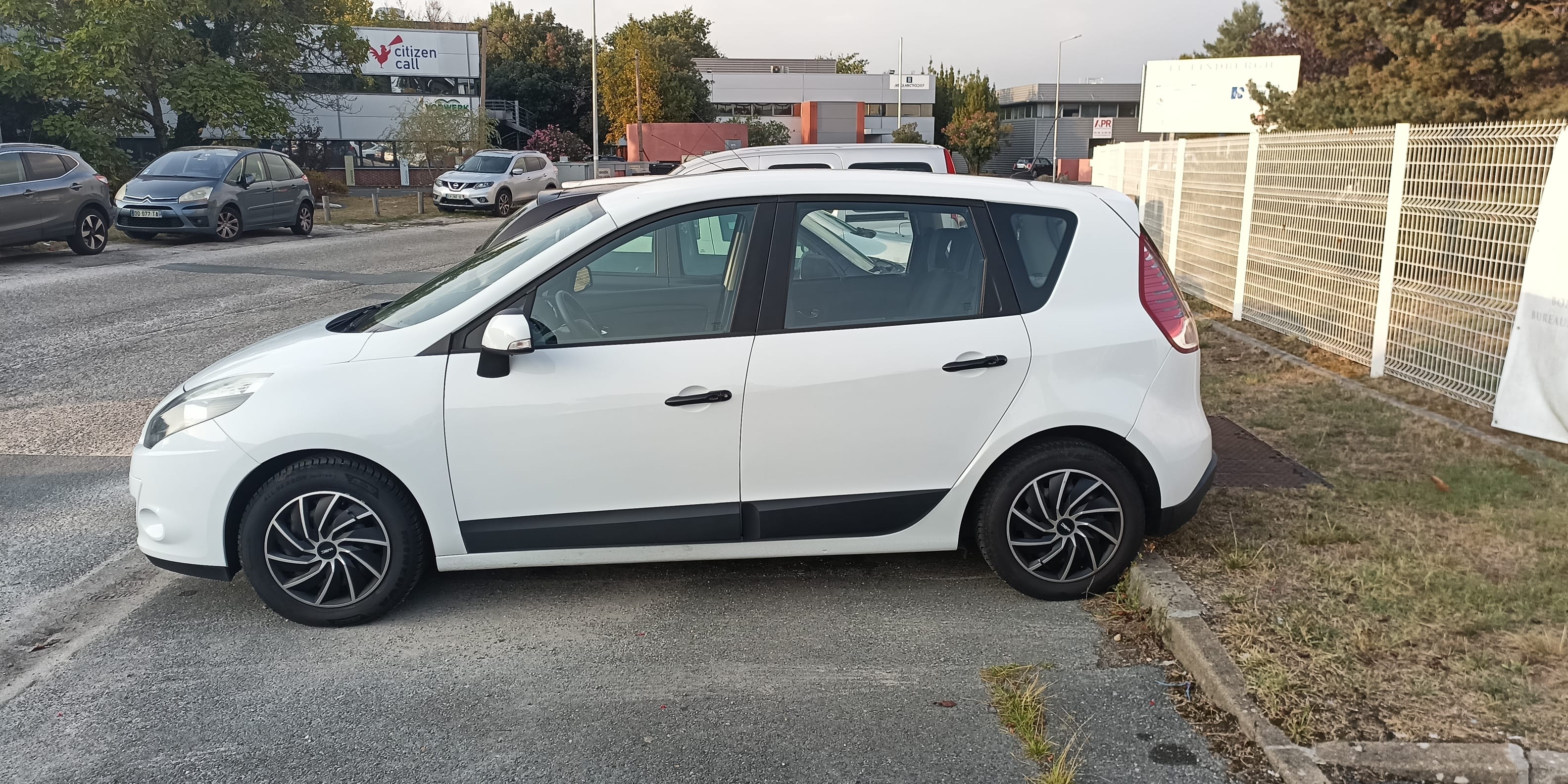 Renault Scenic CLIM 1.5 DCI 110 CH (1) avec Climatisation