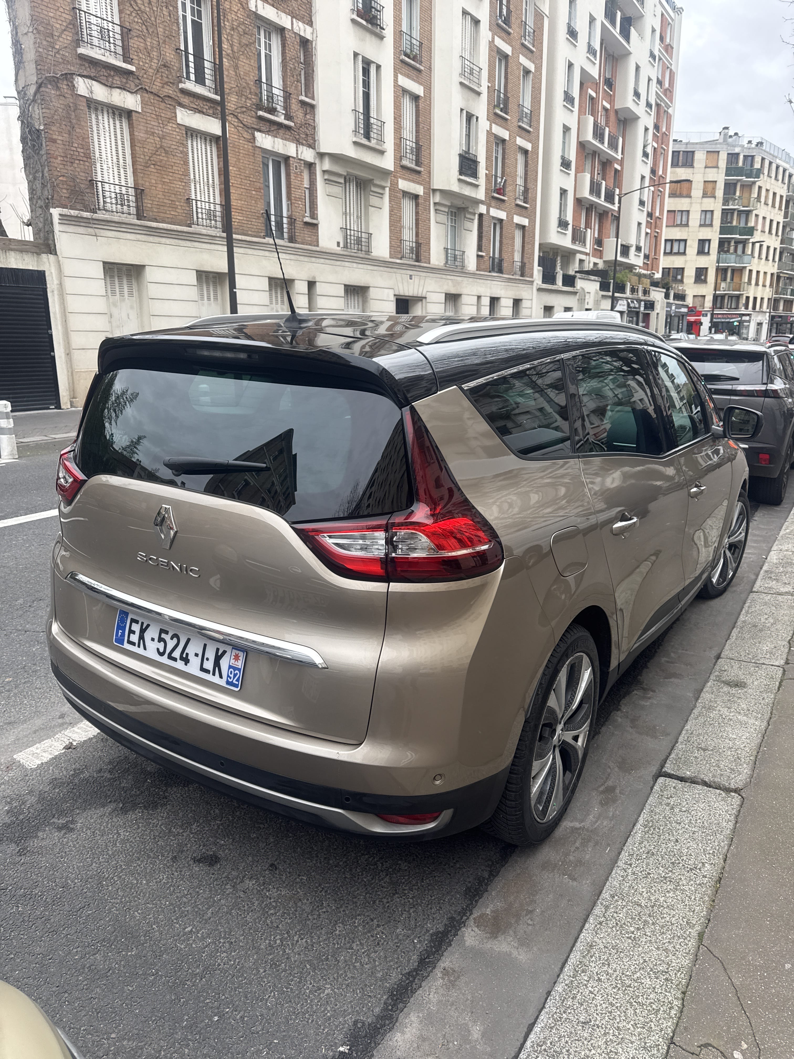Renault Grand Scenic DCI 160 ENERGY EDC INITIALE PARIS avec Pneus neige