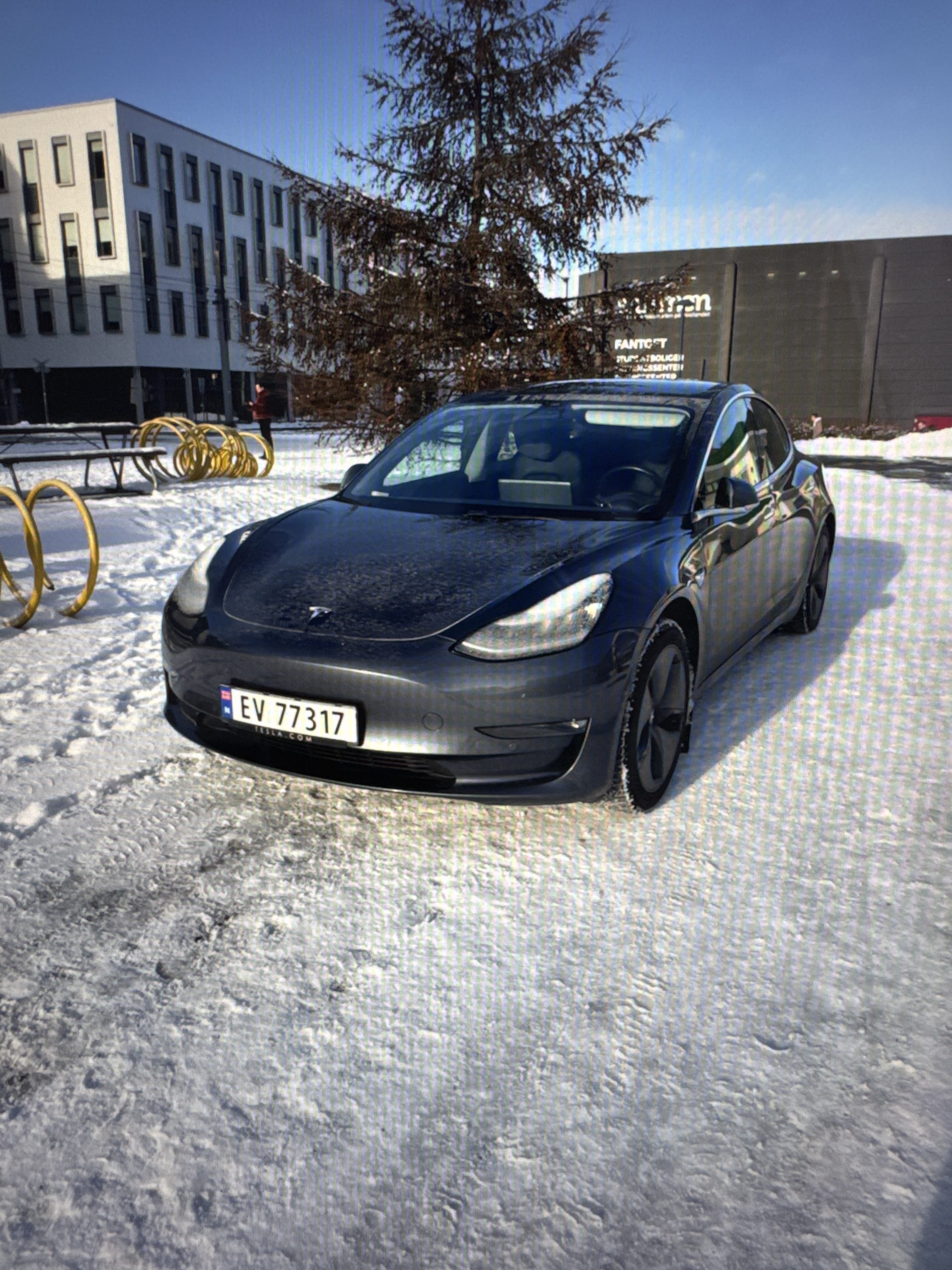 Tesla Model 3 Long Range All Wheel Drive med Aircondition