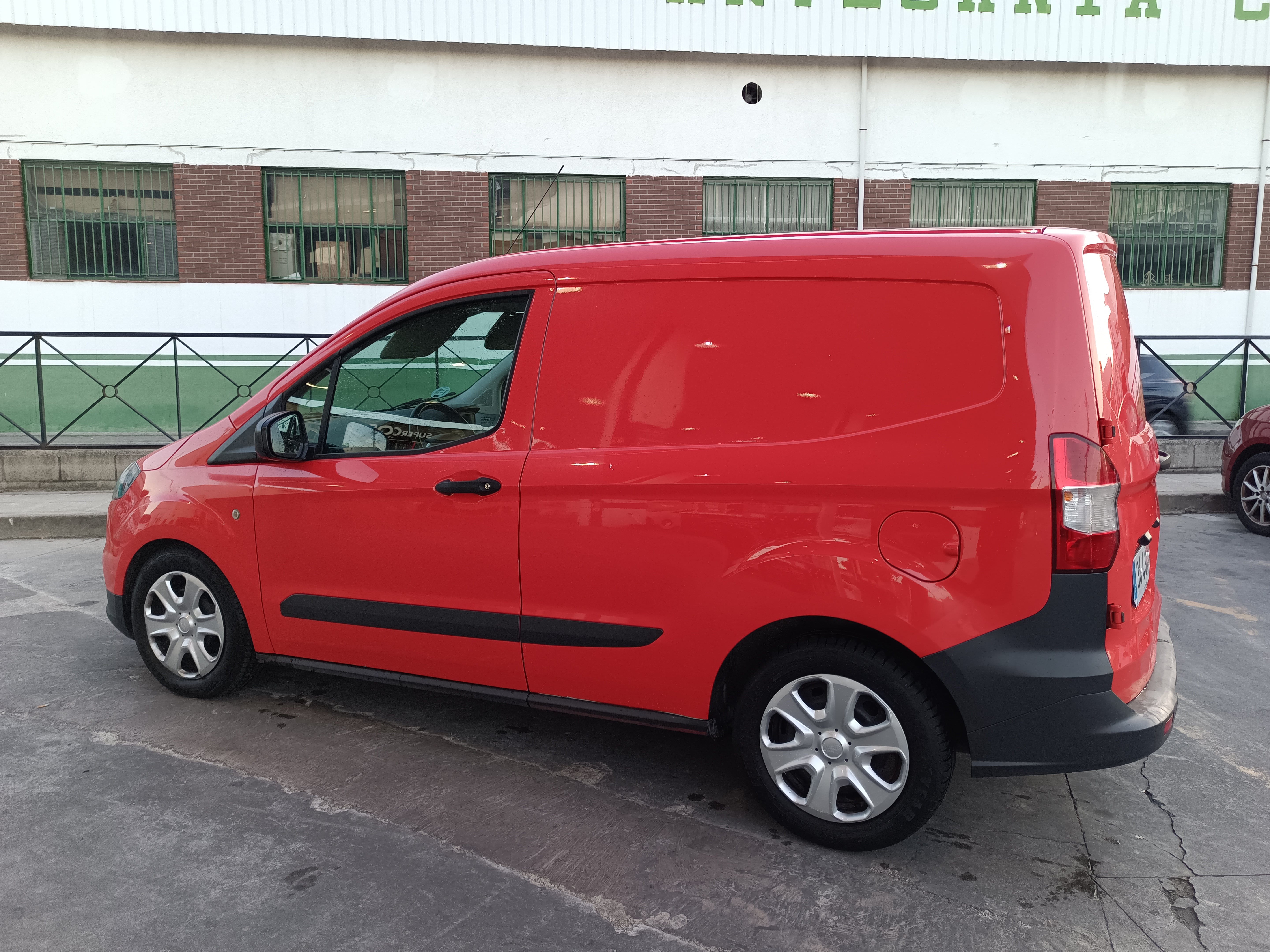 Ford Transit Courier Furgoneta con Control de velocidad