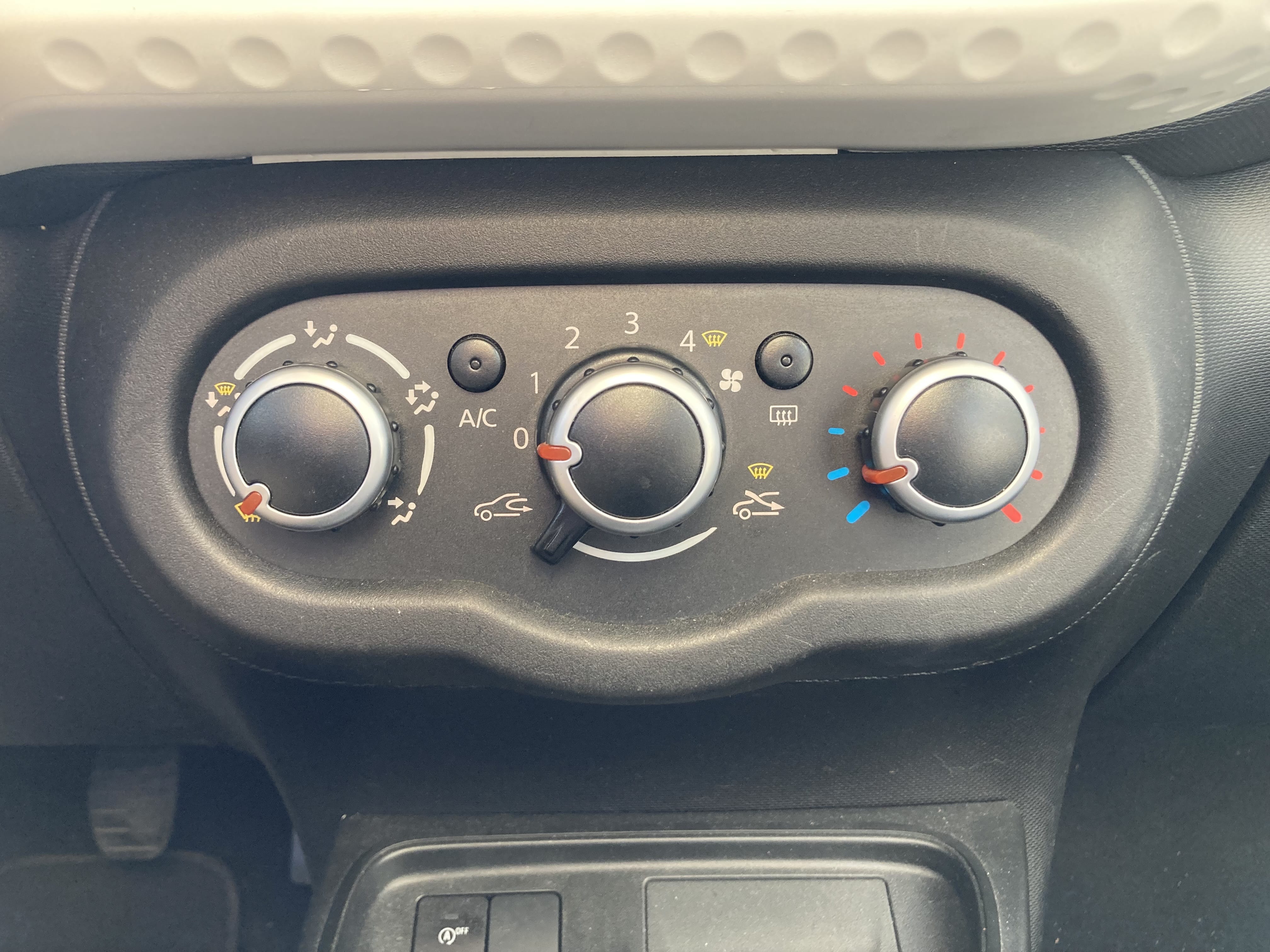 Renault Twingo III met Audio- / iPod-ingang