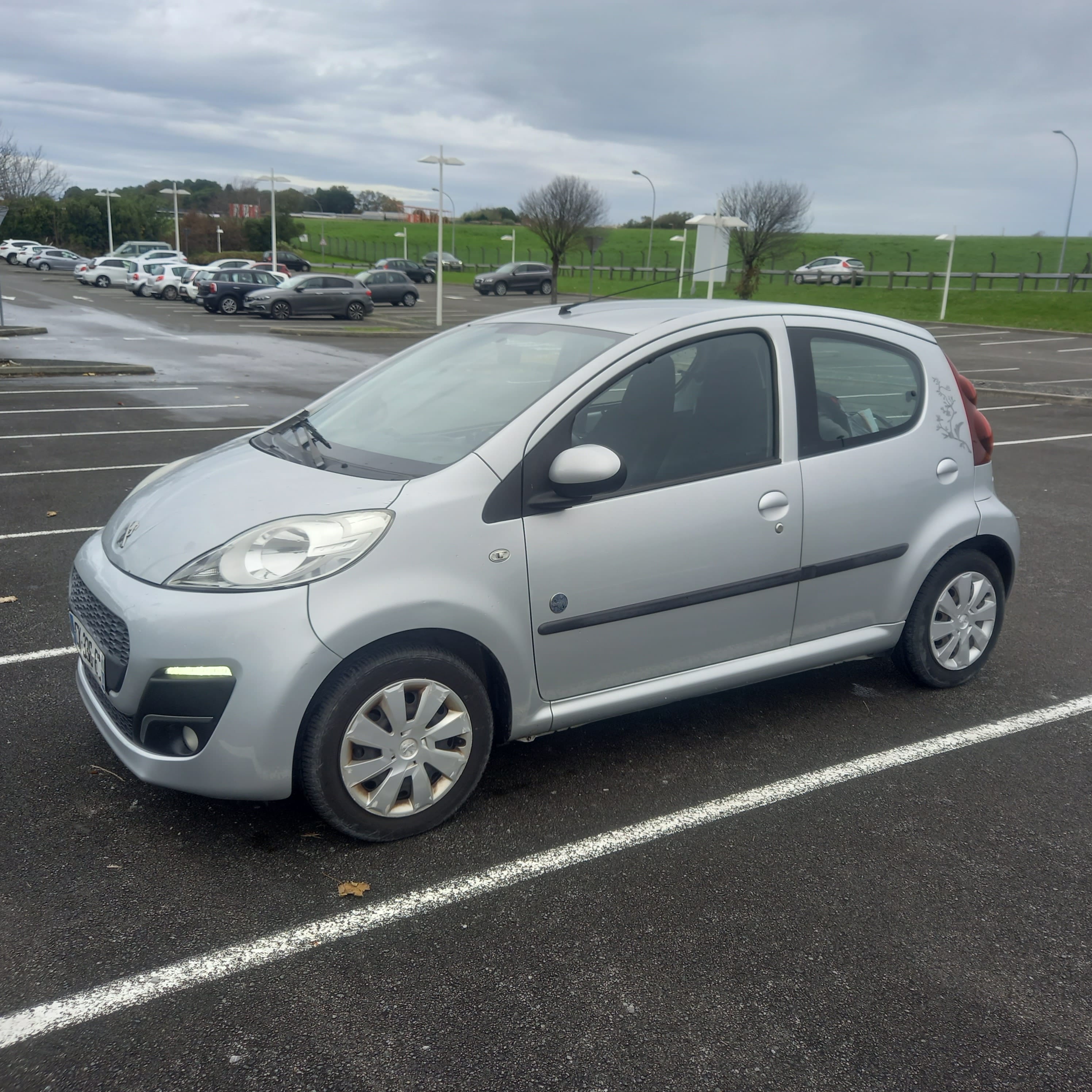 Peugeot 107 ENVY, 2013, Essence 95