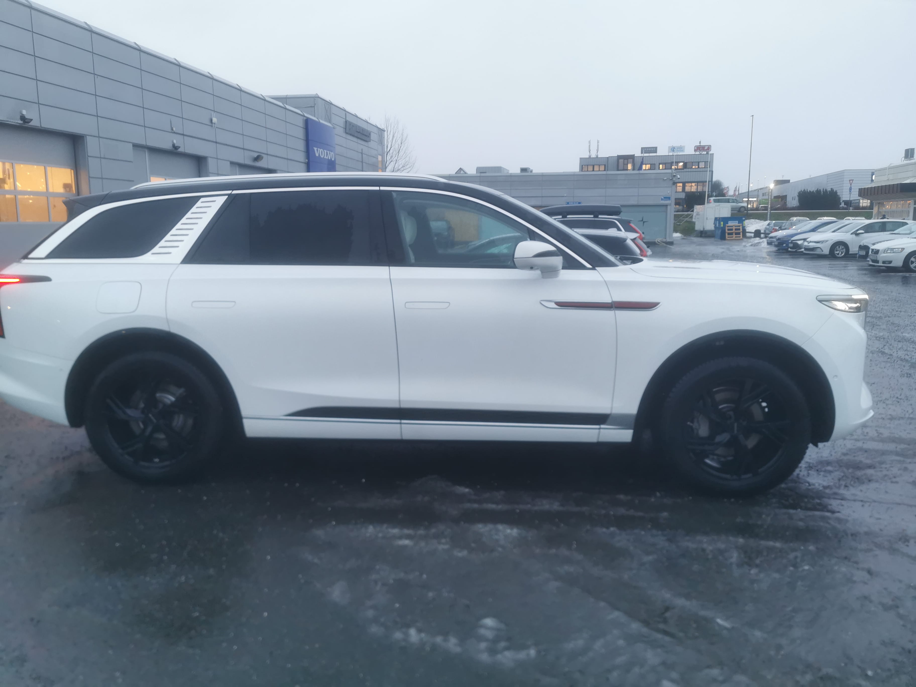 Hongqi E-HS9 med Aircondition