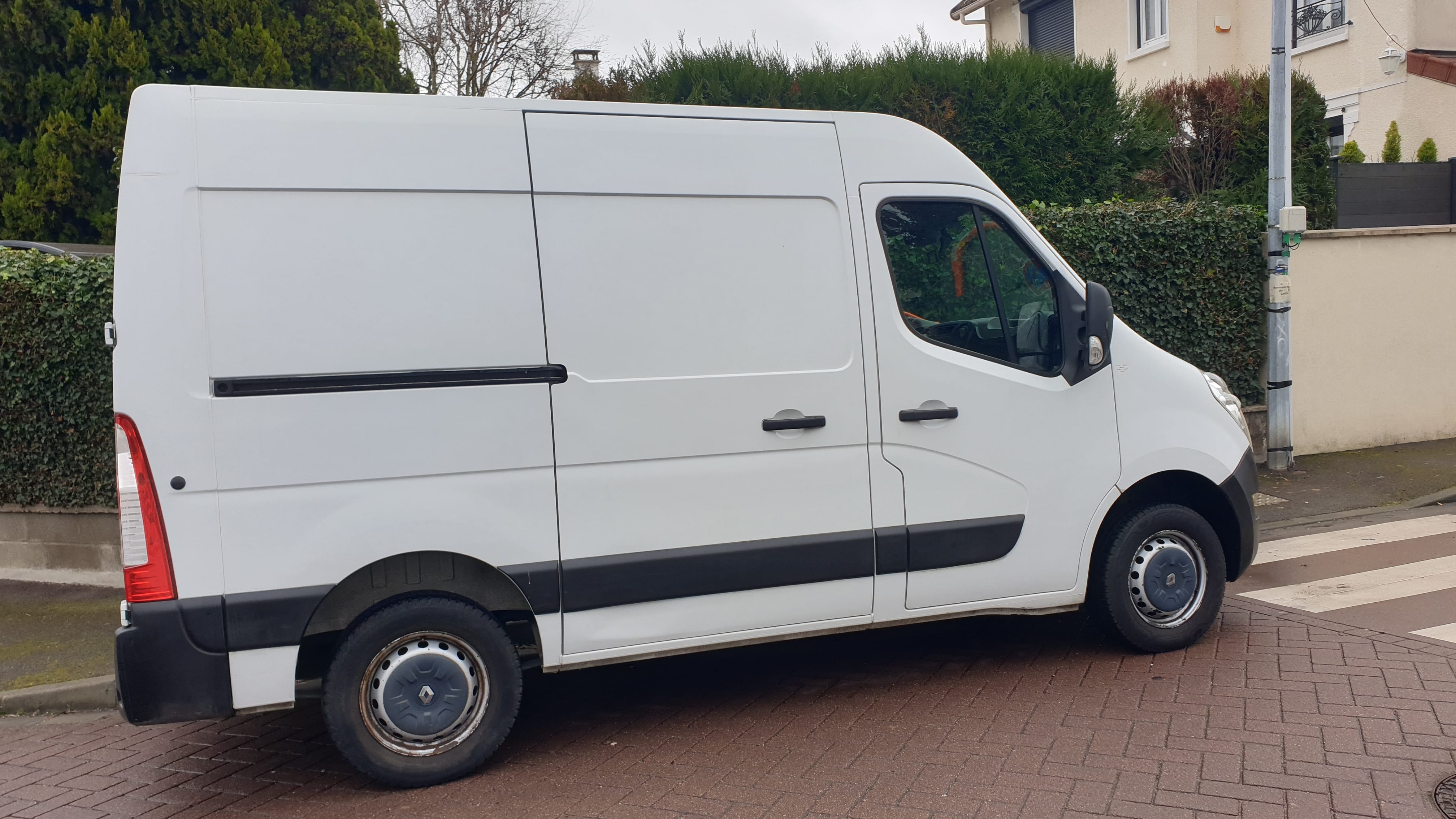 Renault Master L1H2 9m3 - Athis-Mons avec Accessible fauteuil roulant