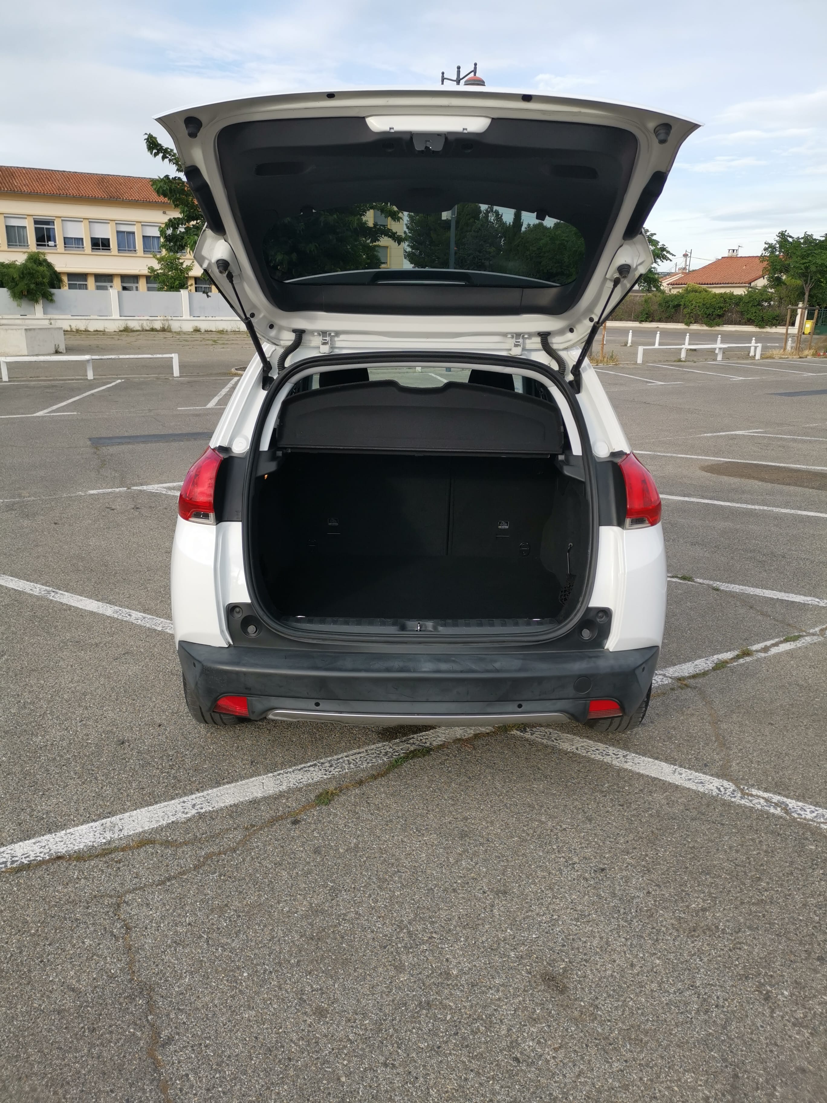 Peugeot 2008 Style 1.2l 82cv