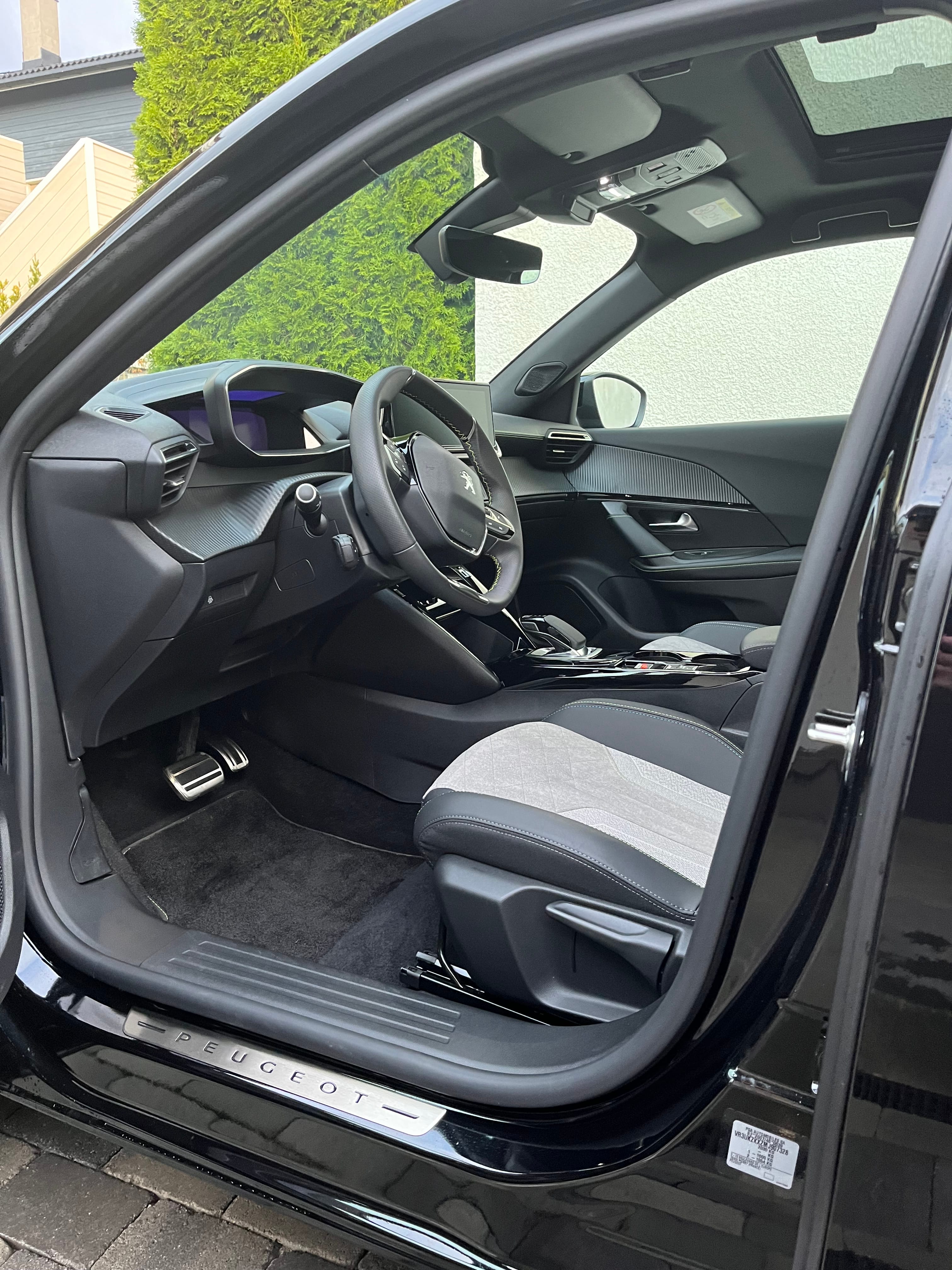 Peugeot e-2008 med Apple CarPlay