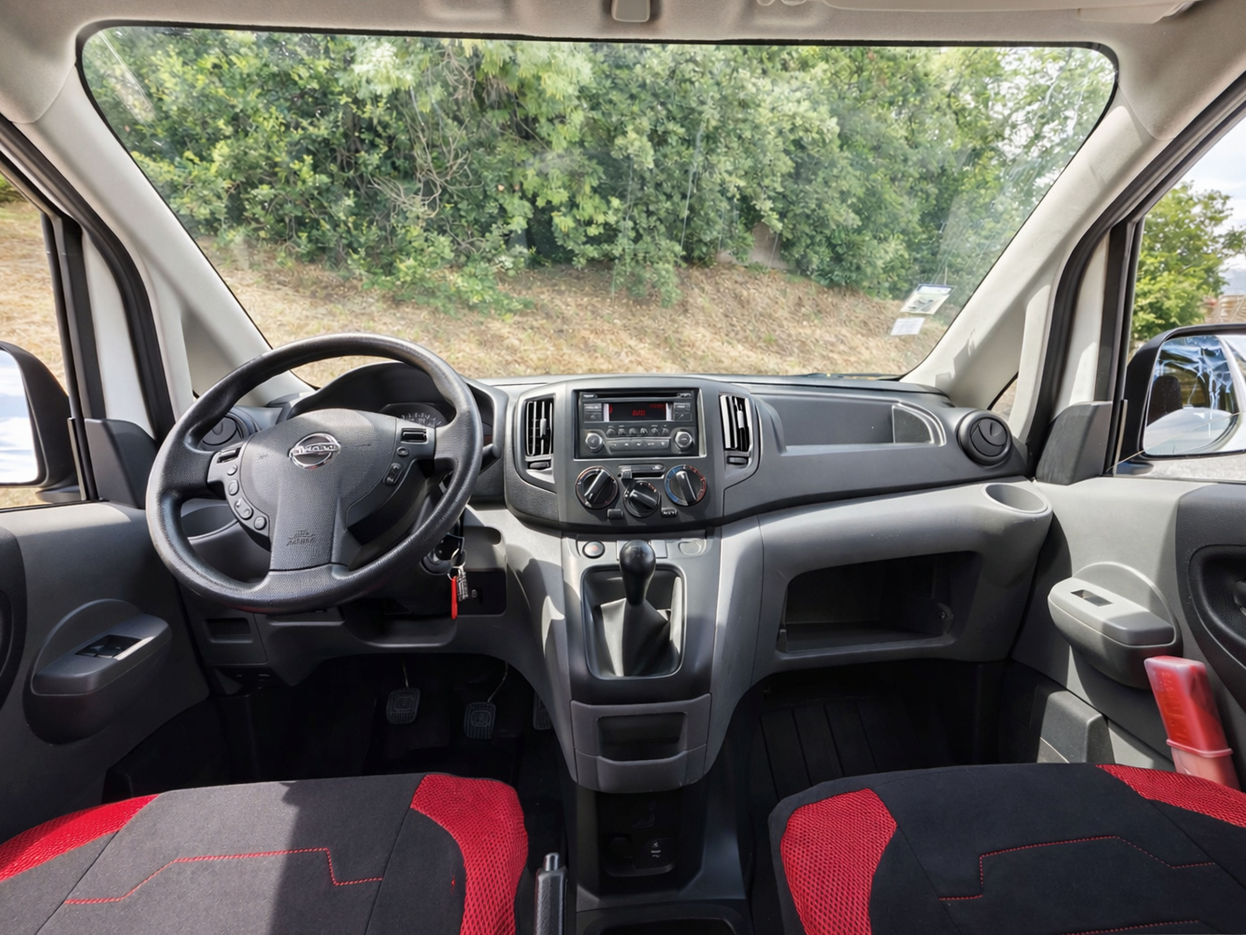 Nissan NV200 PROCHE TRAM avec Audio Bluetooth