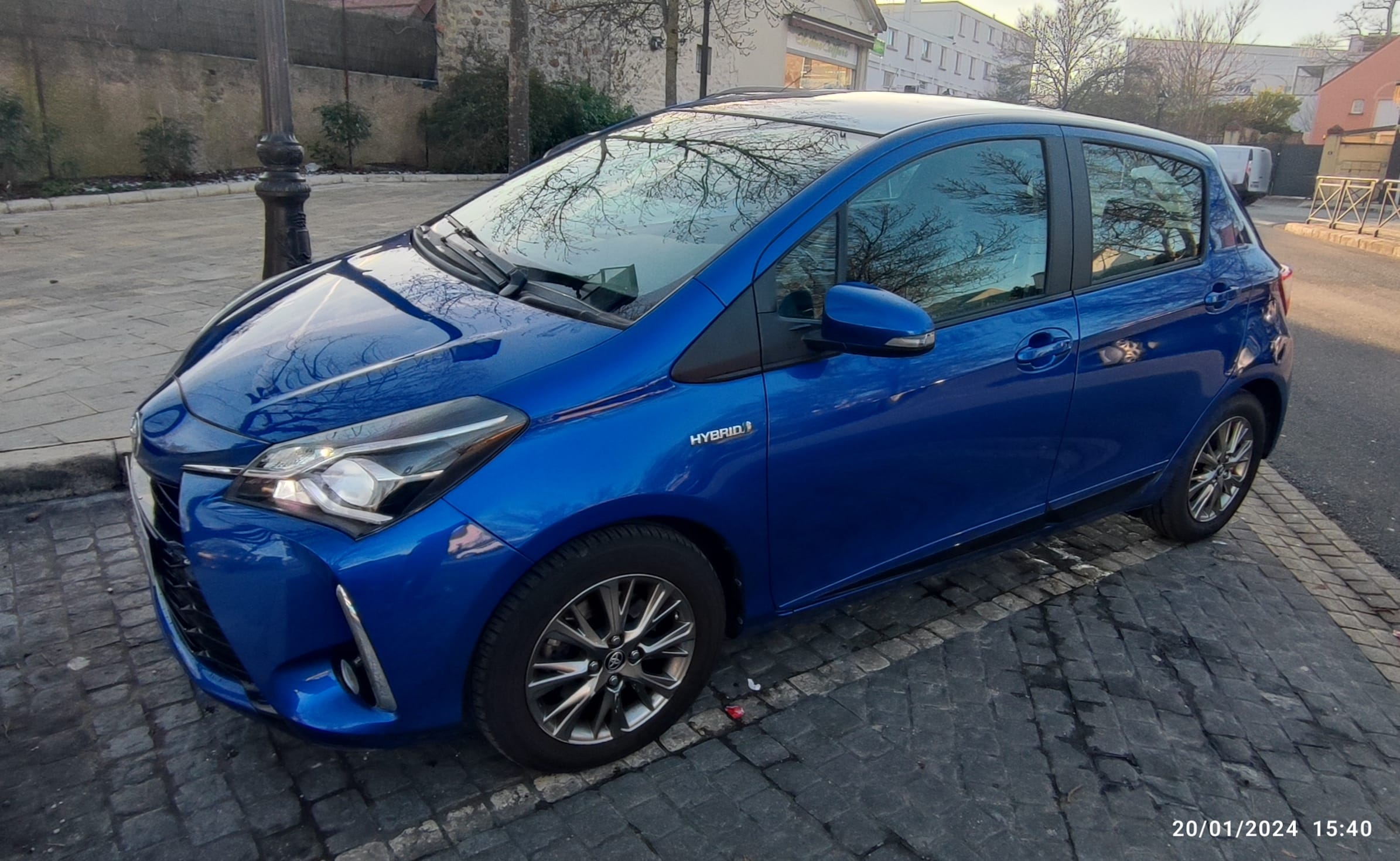 Toyota Yaris Hybride (Economique - faible consommation)