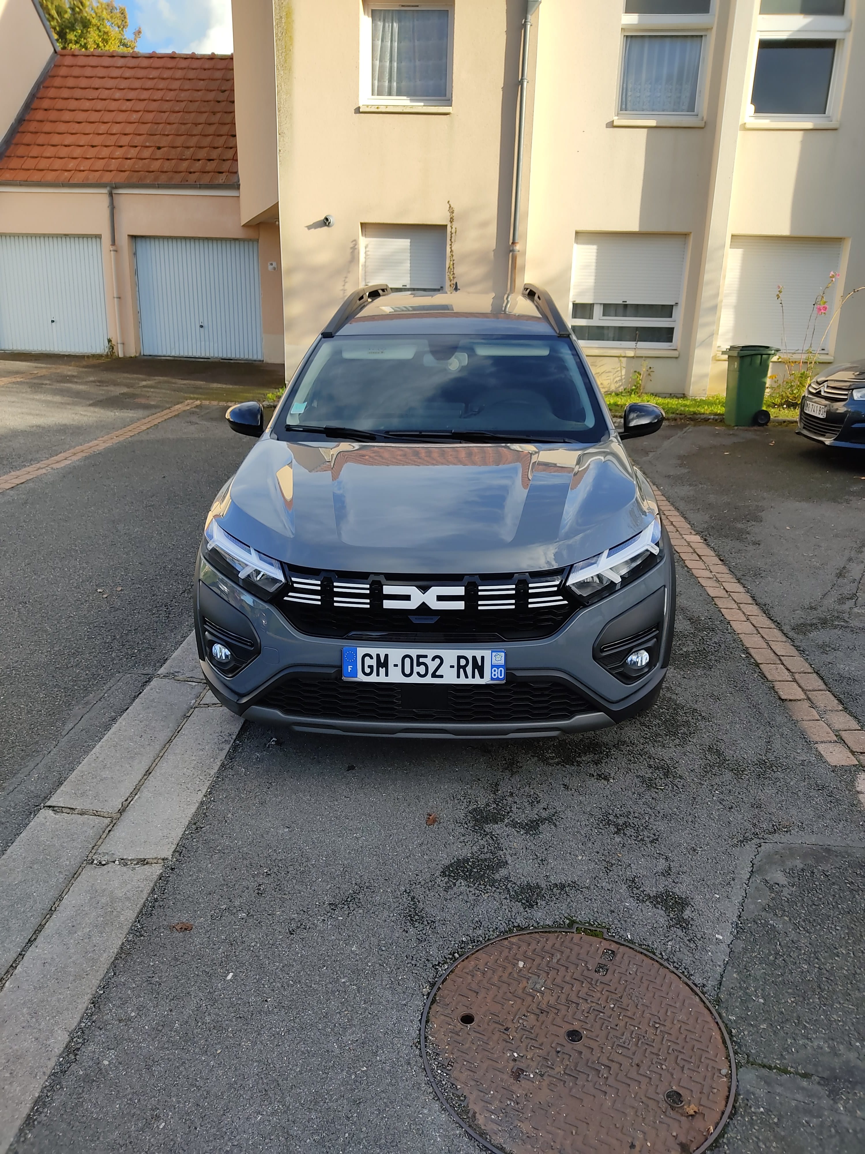 Dacia Jogger avec Coffre de toit