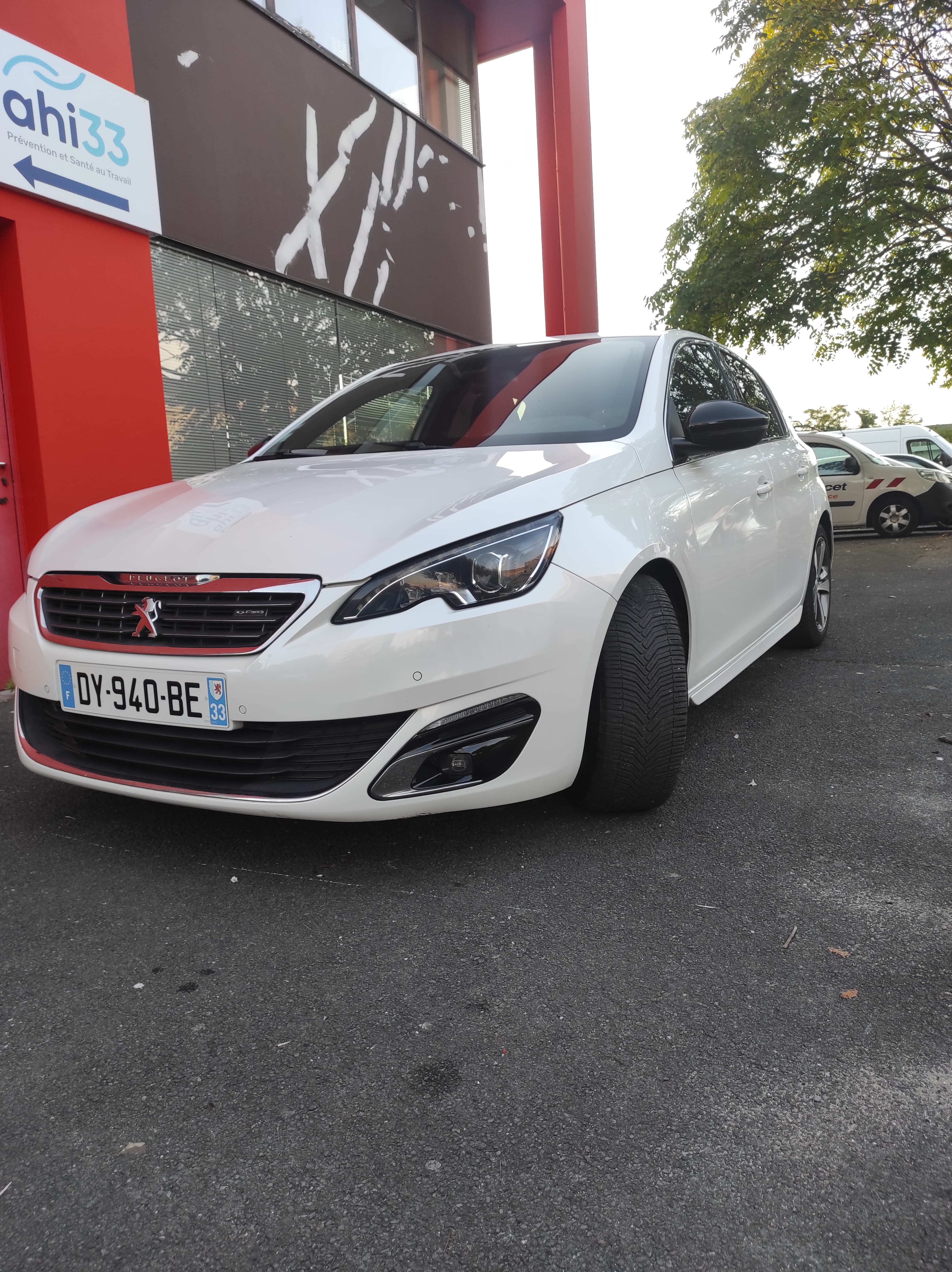 Peugeot 308 GT con GPS