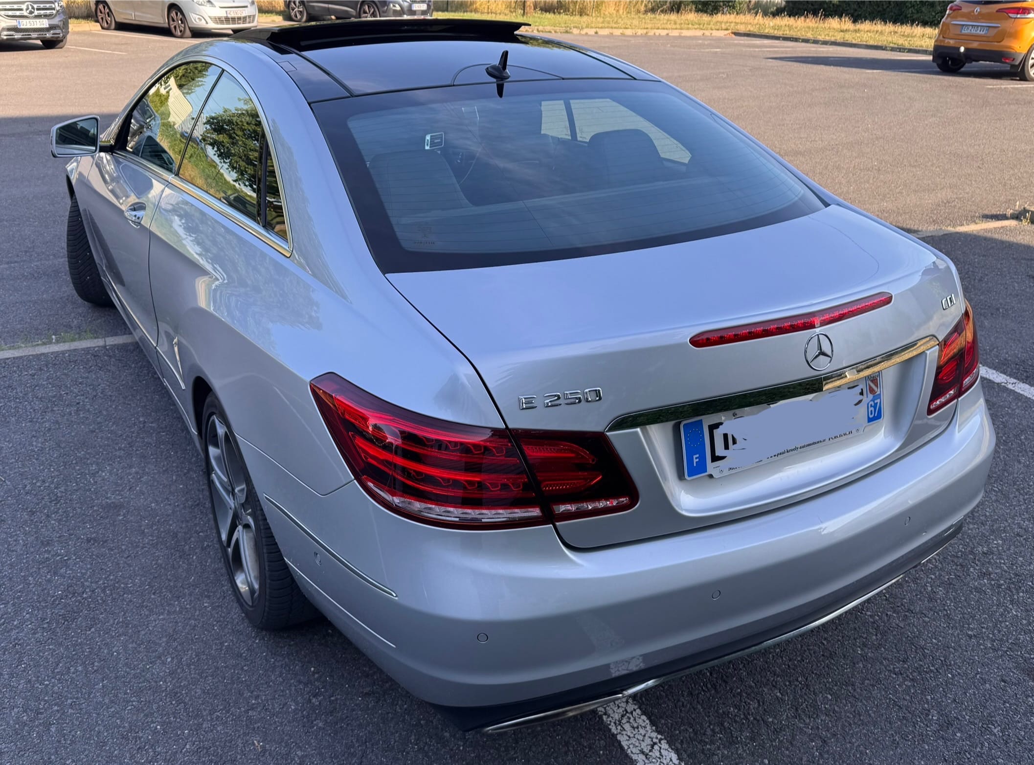 Mercedes-Benz Classe E Coupé avec GPS