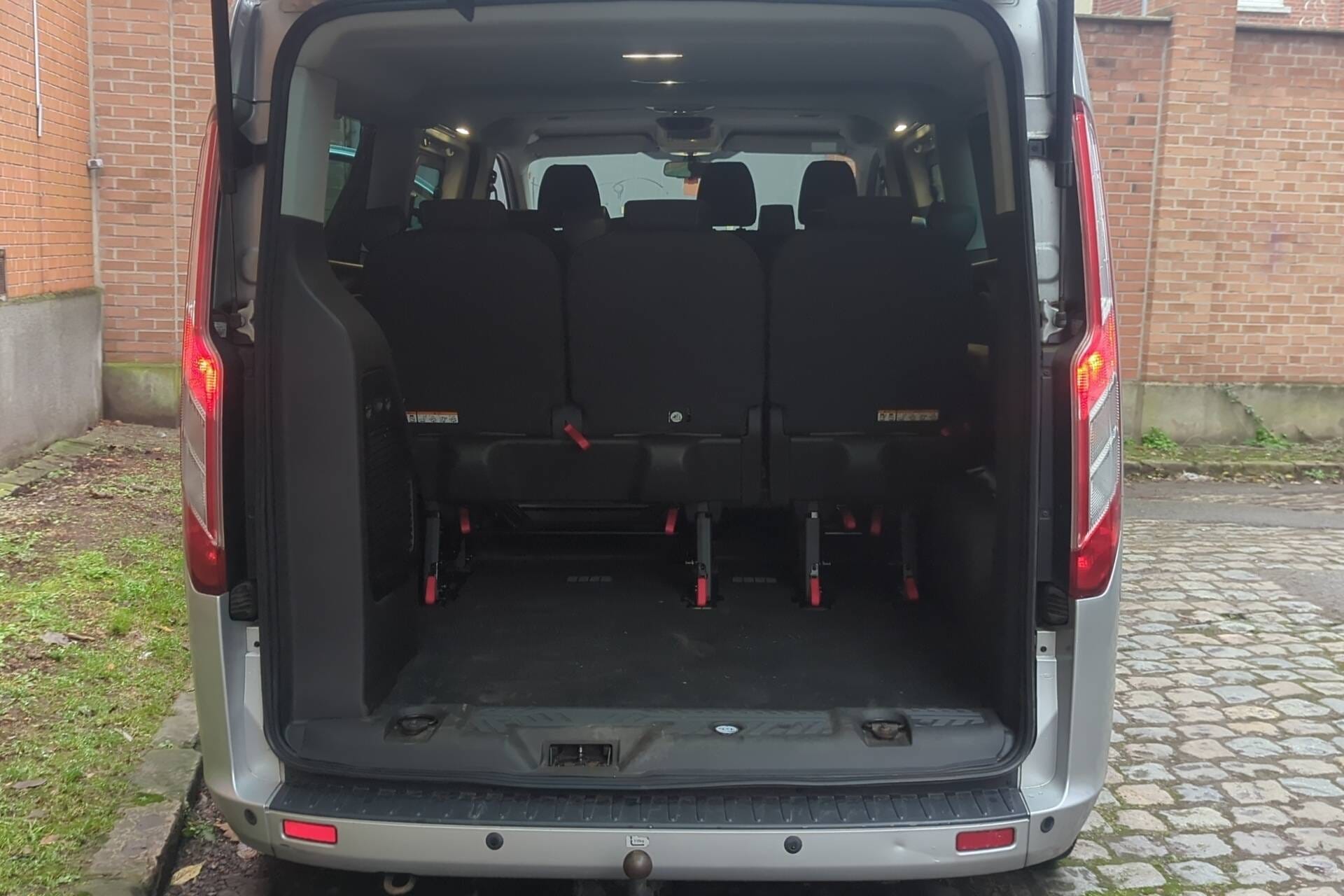 Ford Tourneo Custom 2.2 DTCI 125 CH 9 PLACES GRAND COFFRE avec Siège bébé