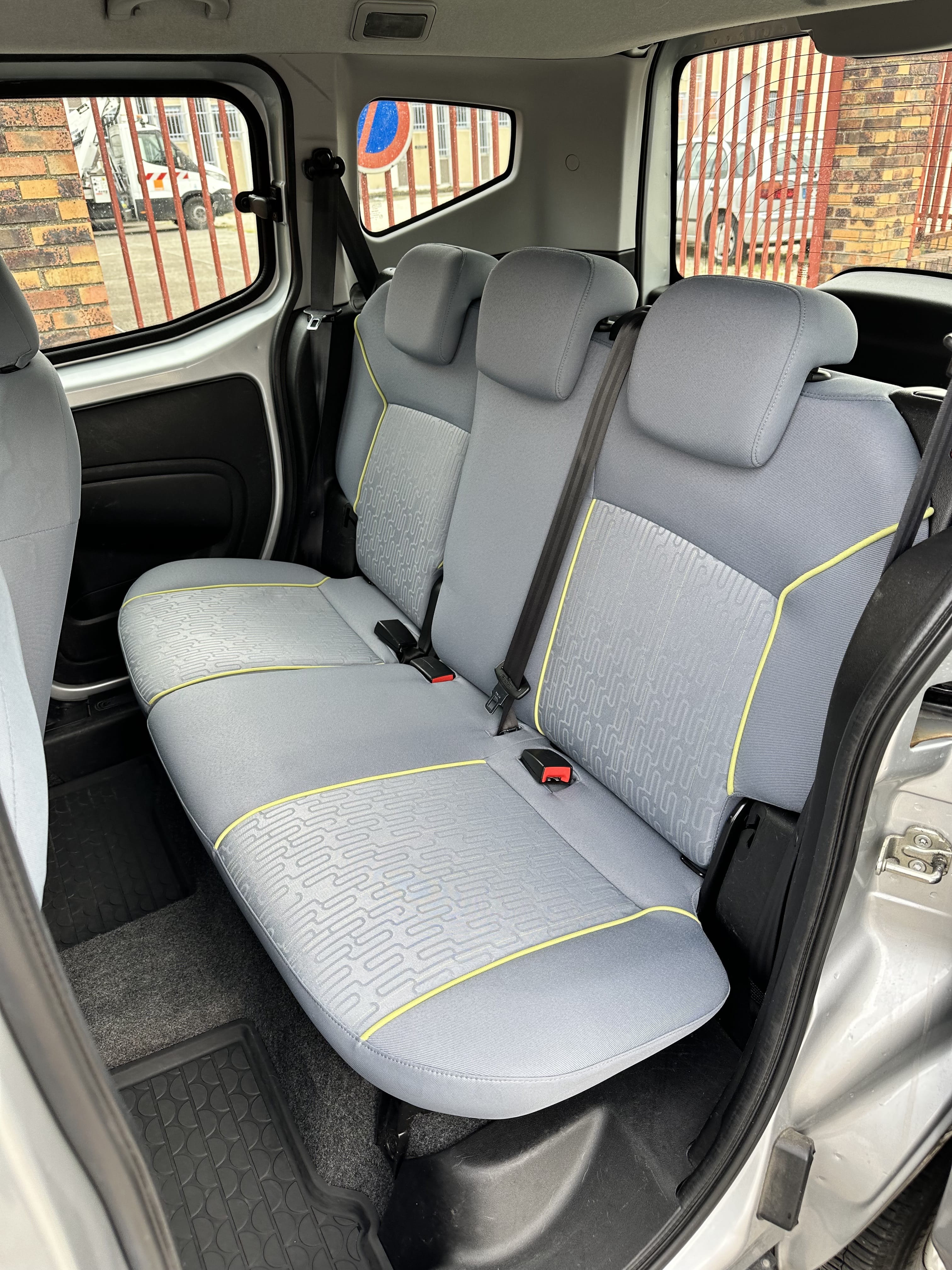 Peugeot Bipper Tepee avec Audio Bluetooth