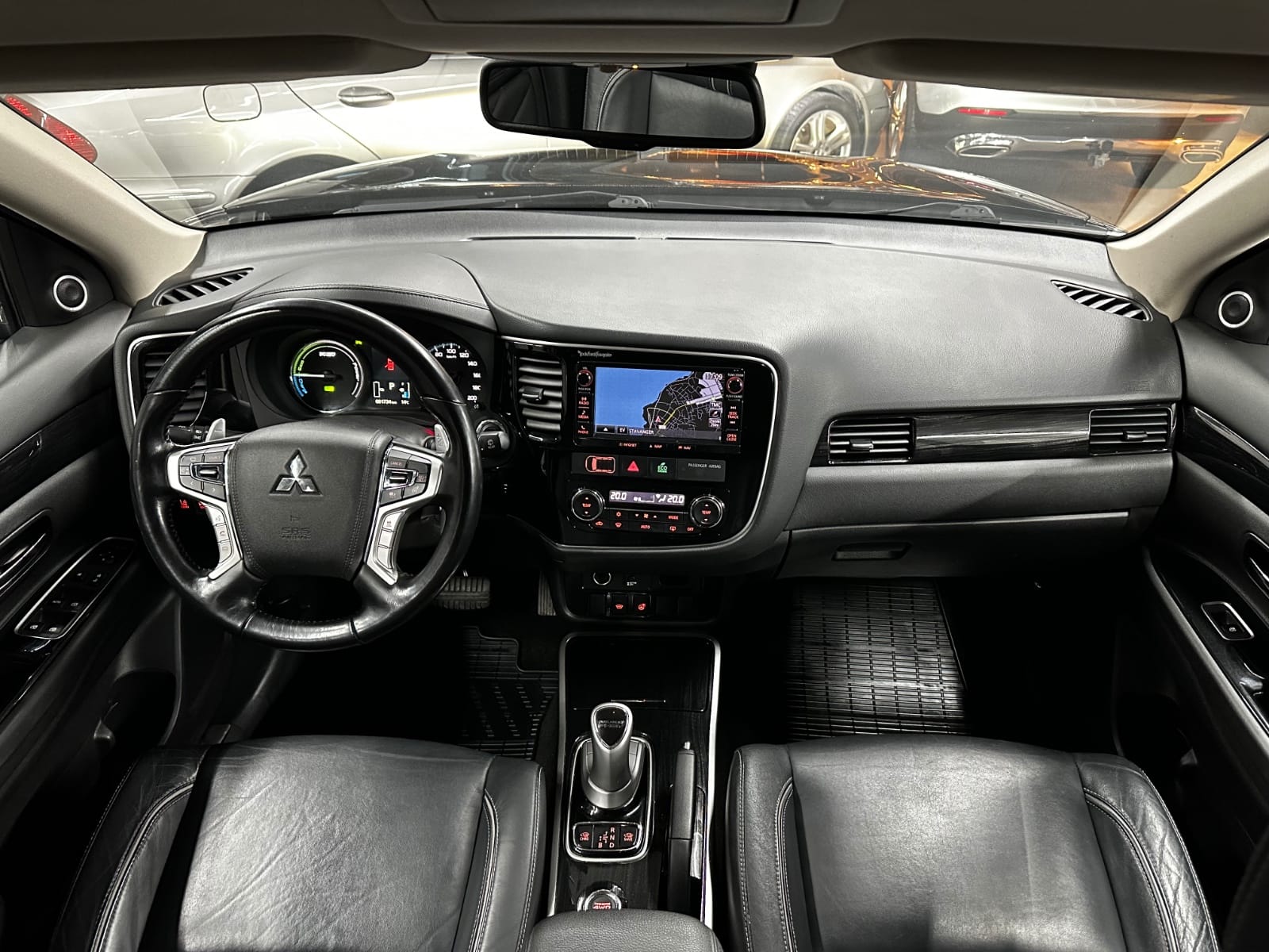 Mitsubishi Outlander Hybrid 2.0 PHEV 4WD INSTYLE+ med Cruisekontroll