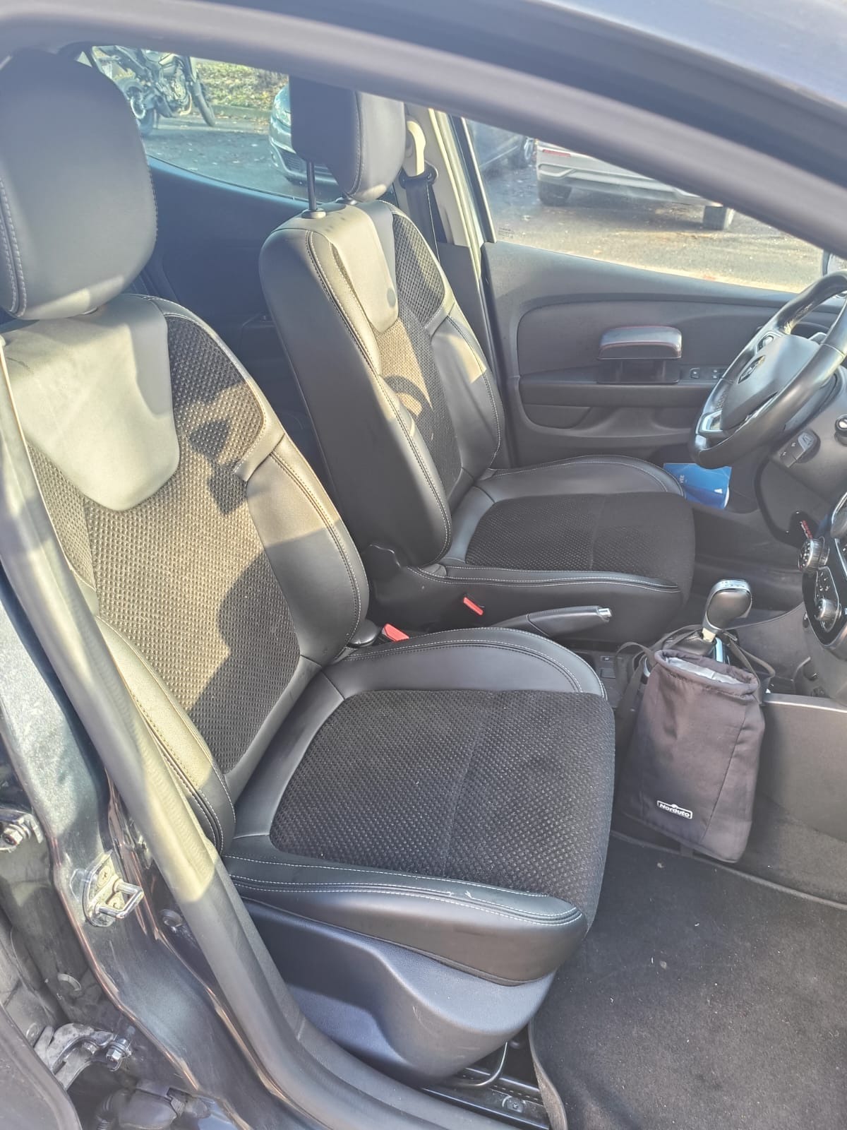 Renault Clio avec Entrée audio / iPod