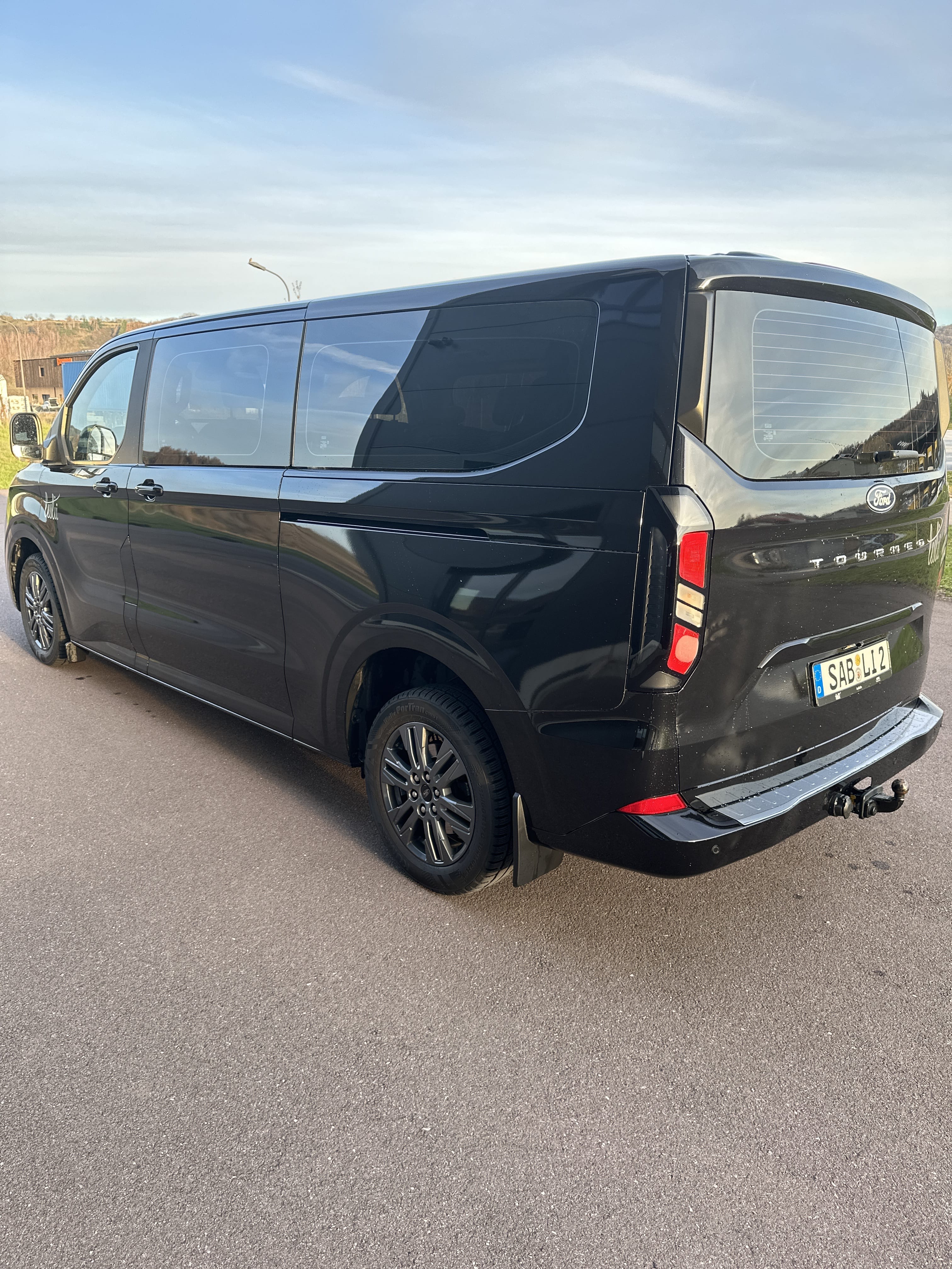 Ford Tourneo Custom Titanium 2.0 L2 NEUES MODELL 2024 mit Bluetooth-Audio