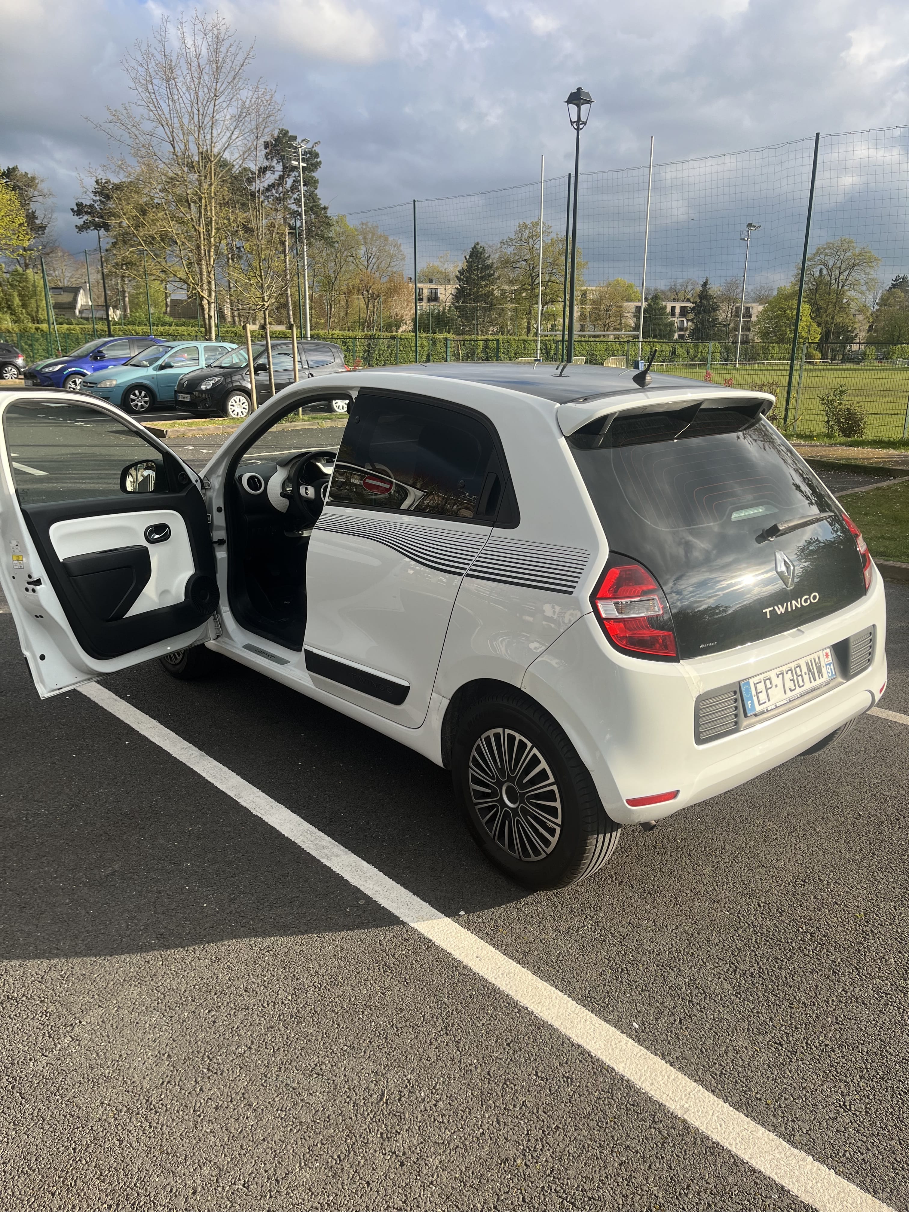 Renault Twingo III 1.0 sce avec Audio Bluetooth