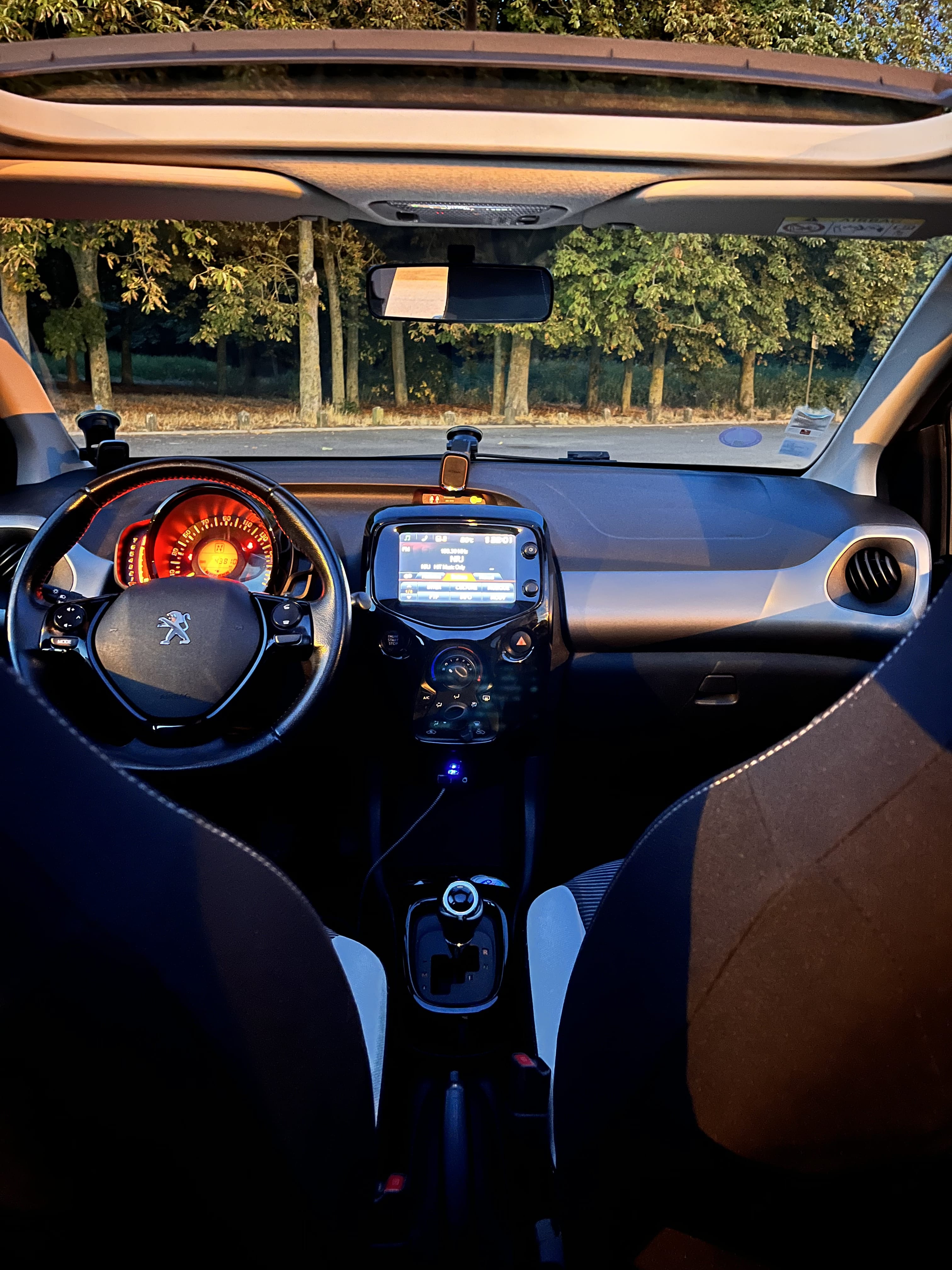Peugeot 108 Cabriolet con Entrada de Audio/iPod