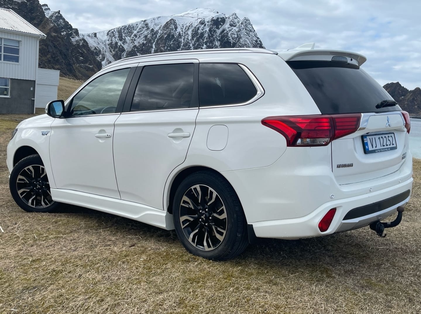Mitsubishi Outlander PHEV SE with GPS