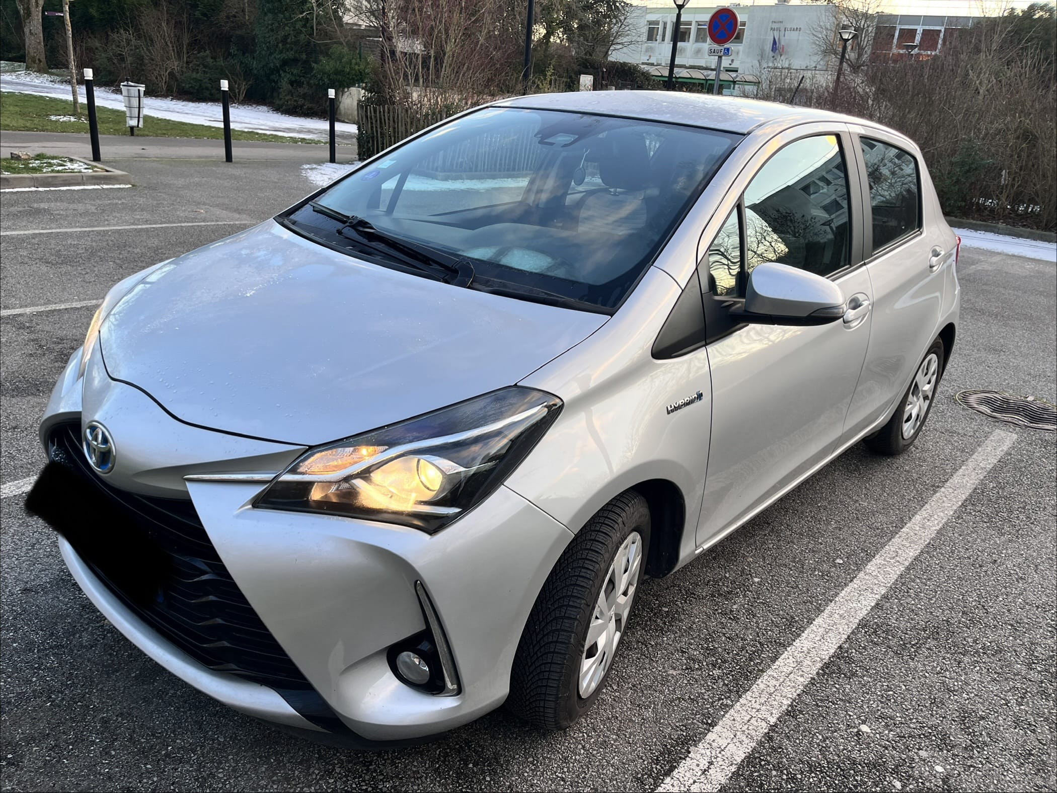 Toyota Yaris Hybride, 2019, Essence 98 / Électrique (hybride), automatique