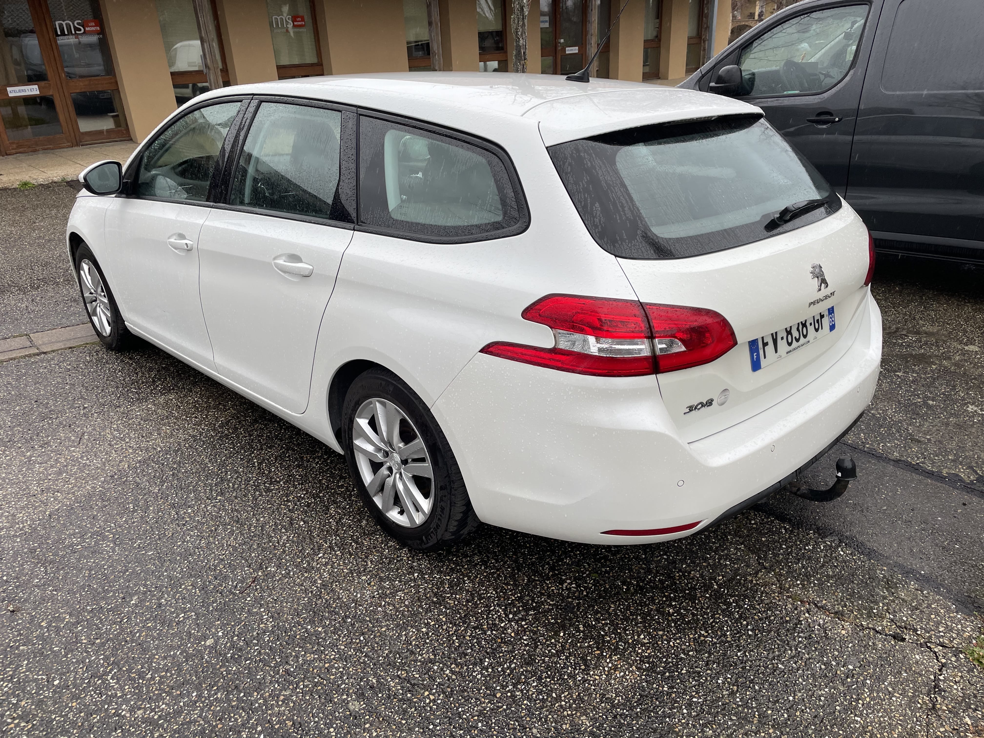 Peugeot 308 SW 1,5 hdi boîte auto 8 avec Climatisation