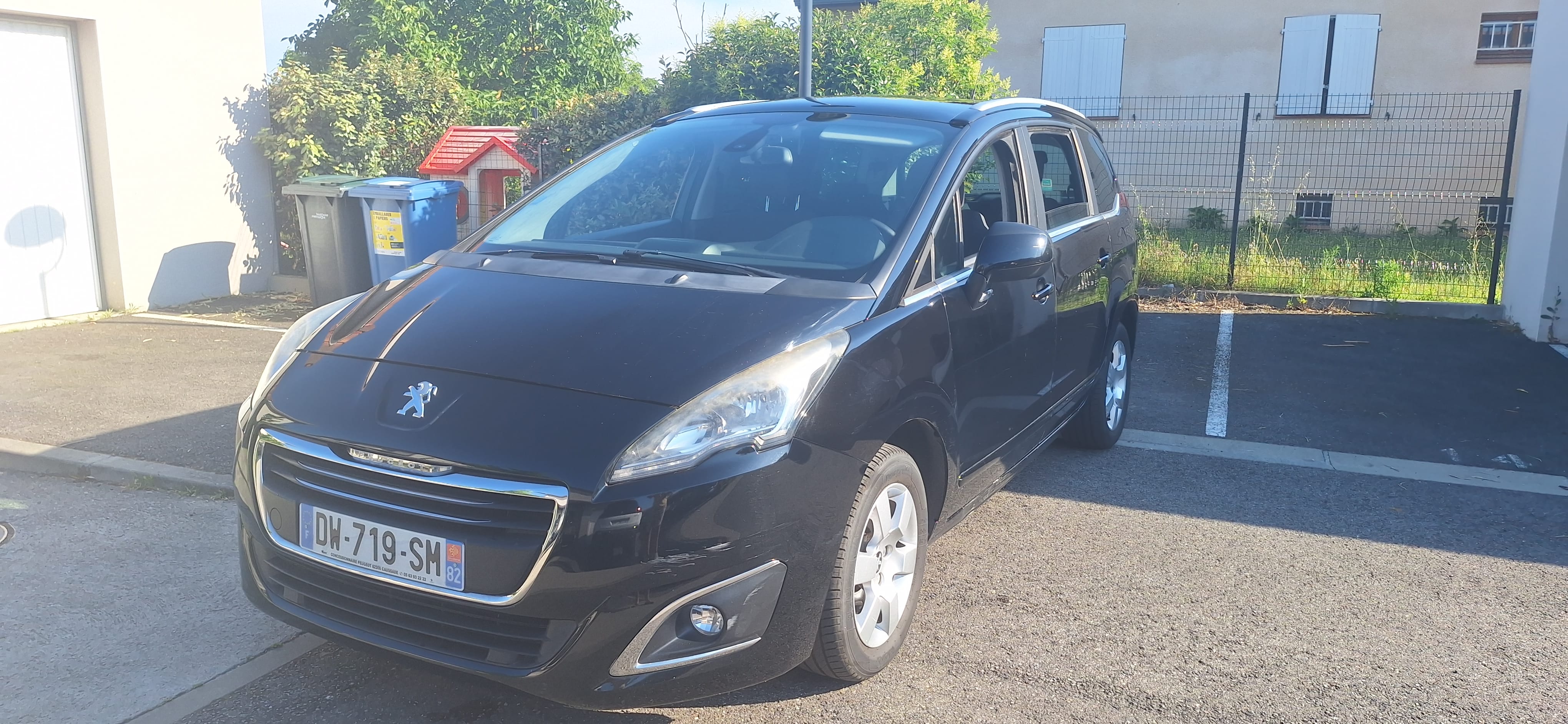 Peugeot 5008, 2015, Diesel, automatique, 7 places
