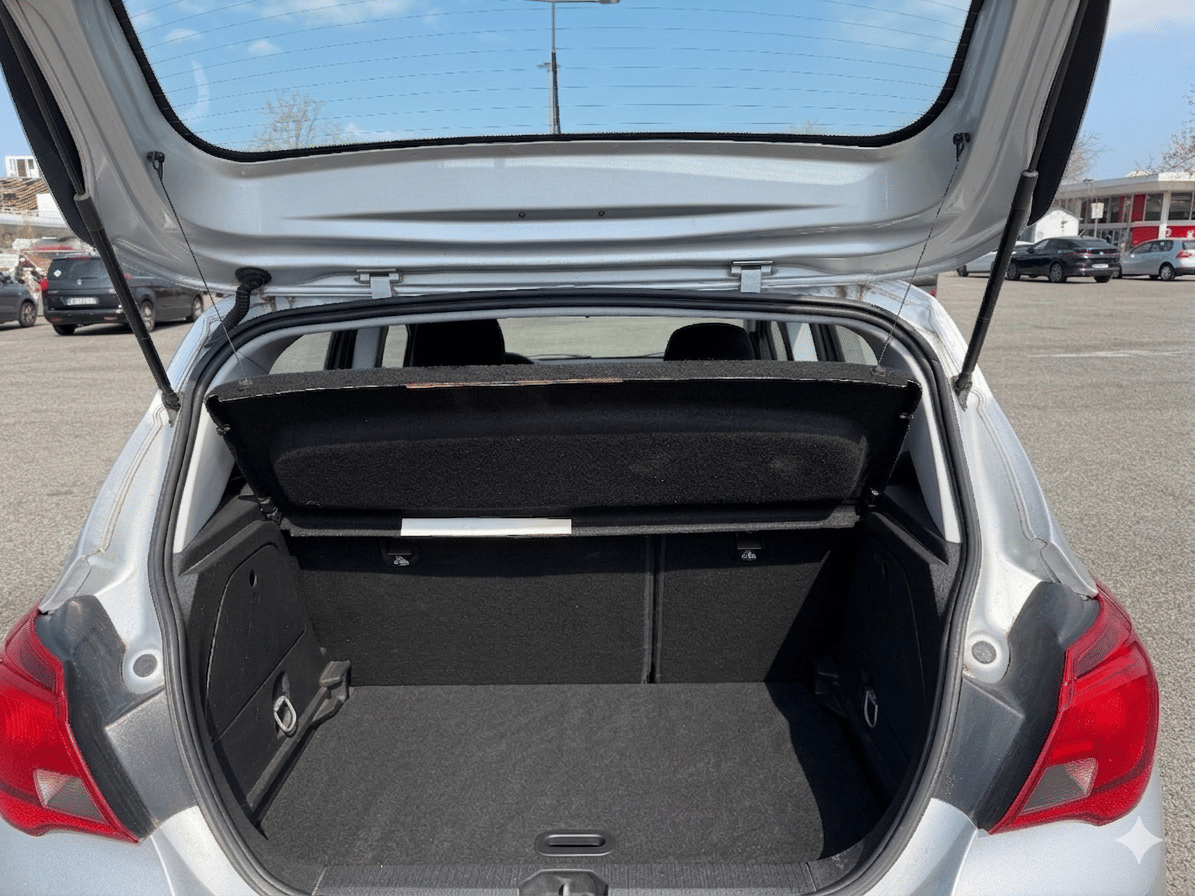 Opel Corsa avec Entrée audio / iPod