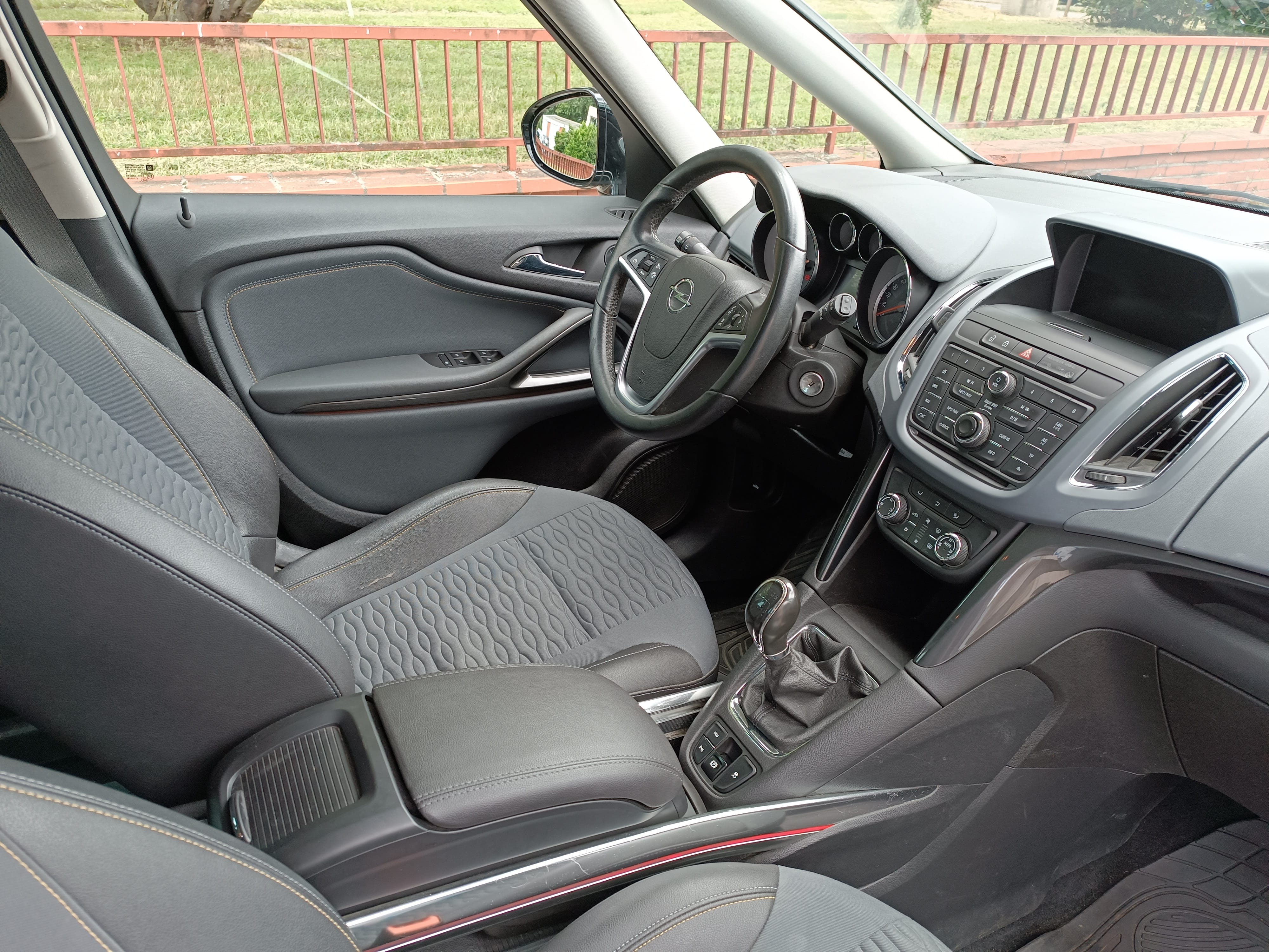 Opel Zafira avec Régulateur de vitesse