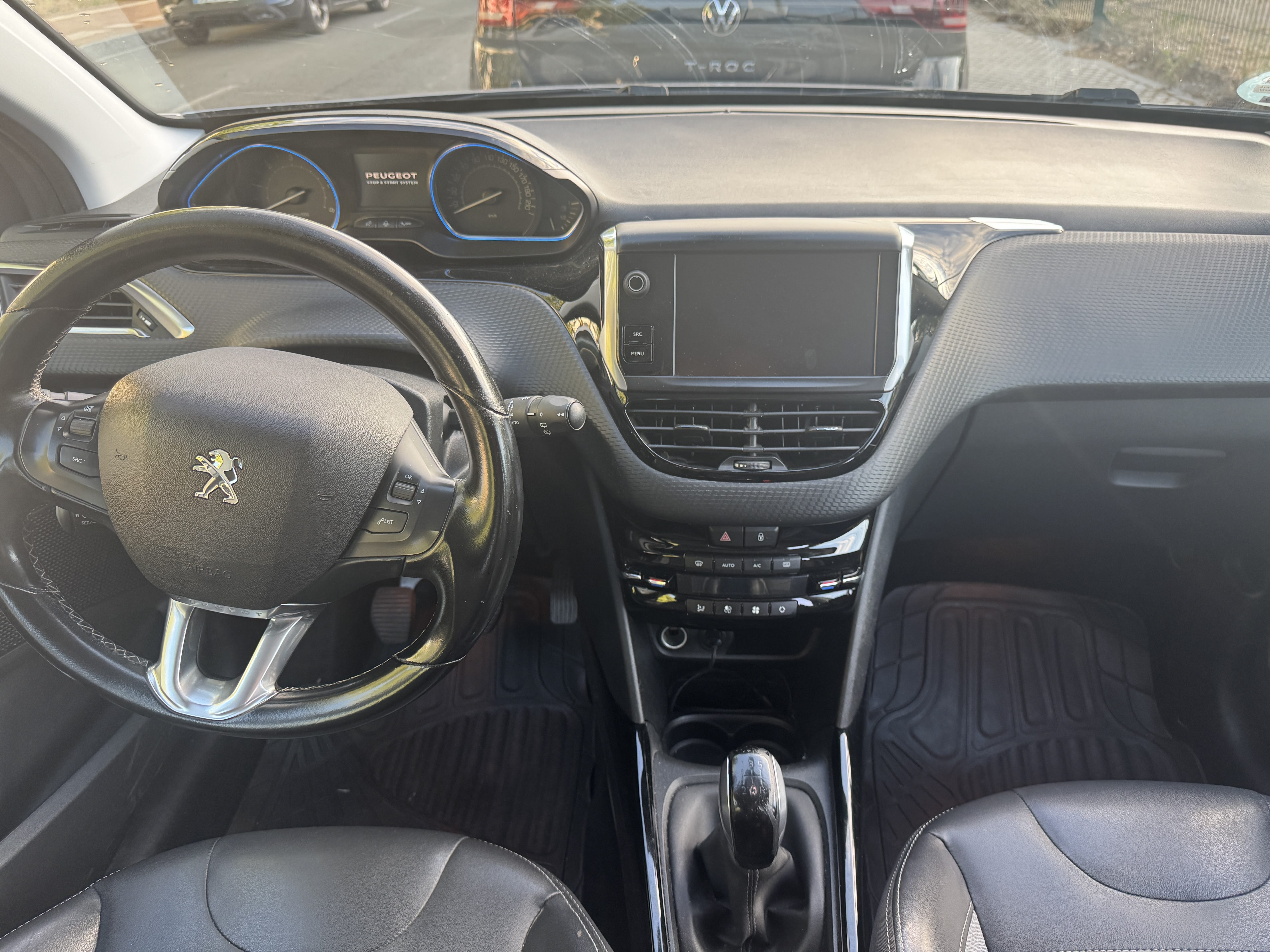 Peugeot 2008 1.5 blueHDI avec Régulateur de vitesse