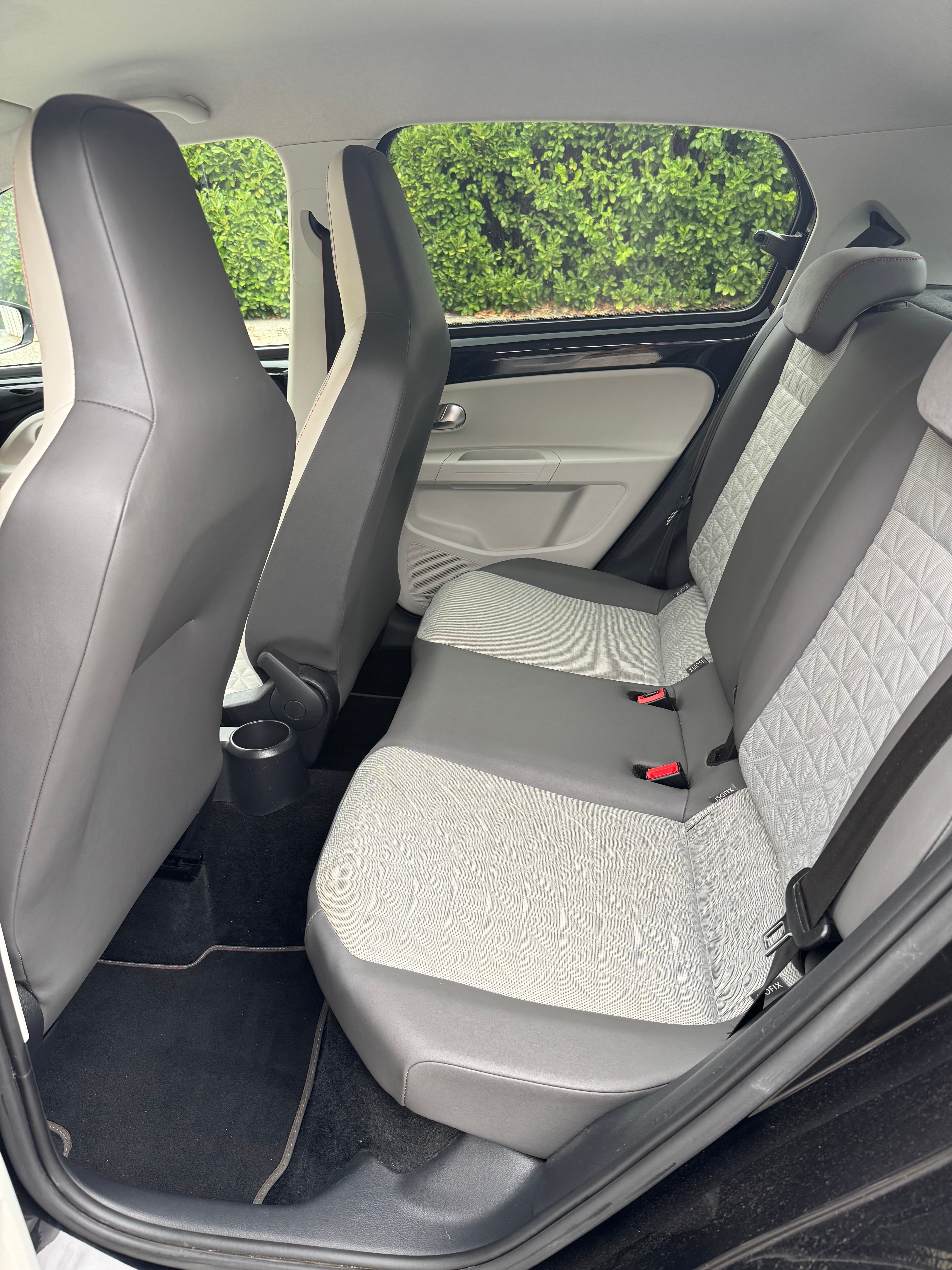 Volkswagen Up! avec Autoradio